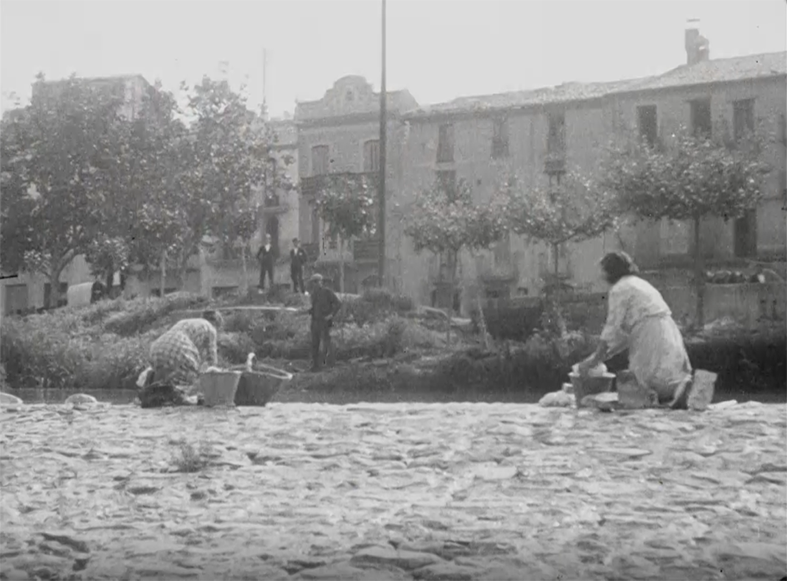 Imatge de la resclosa del riu Cardener al centre de la vila, procedent de la filmació original de 1932, restaurada i digitalitzada.