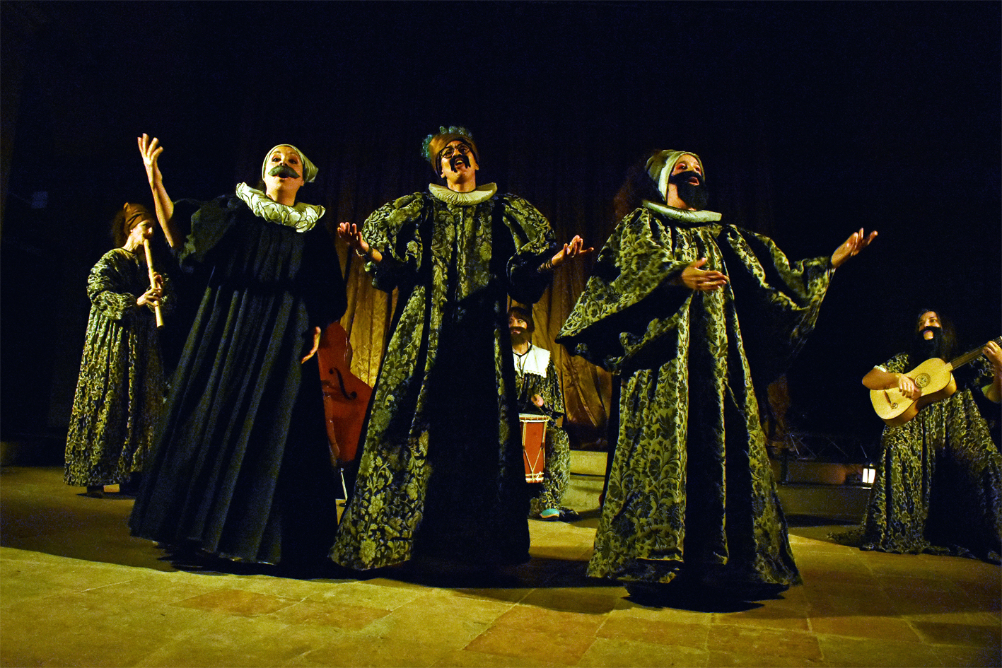 Espectacle 'Plebeyos bailes' d'Èlia Casanova i La Tendresa, dins del 6è Festival Espurnes Barroques, a l'Església del Roser.