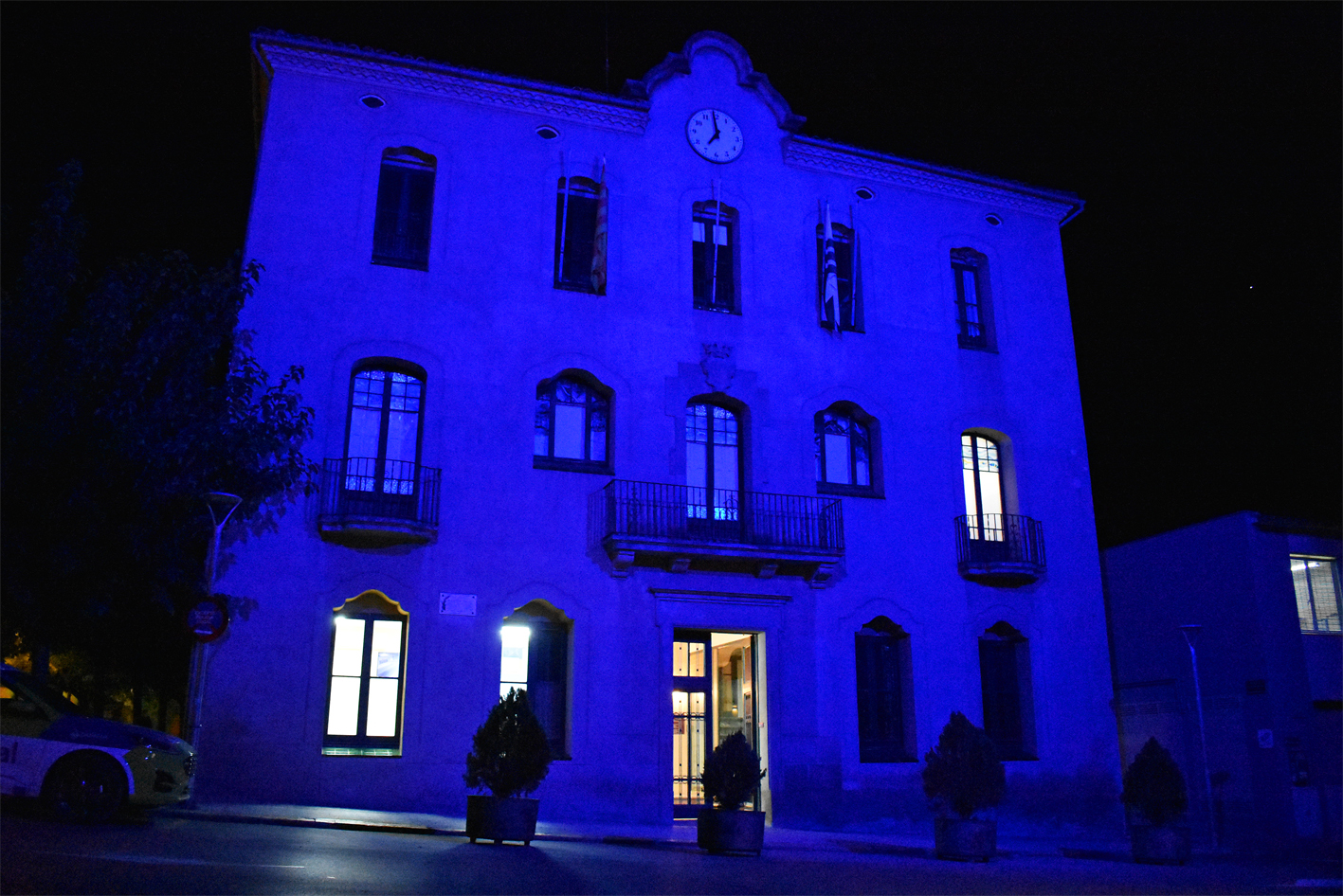 La Casa de la Vila, il·luminada amb el color del Dia Mundial de la Diabetis