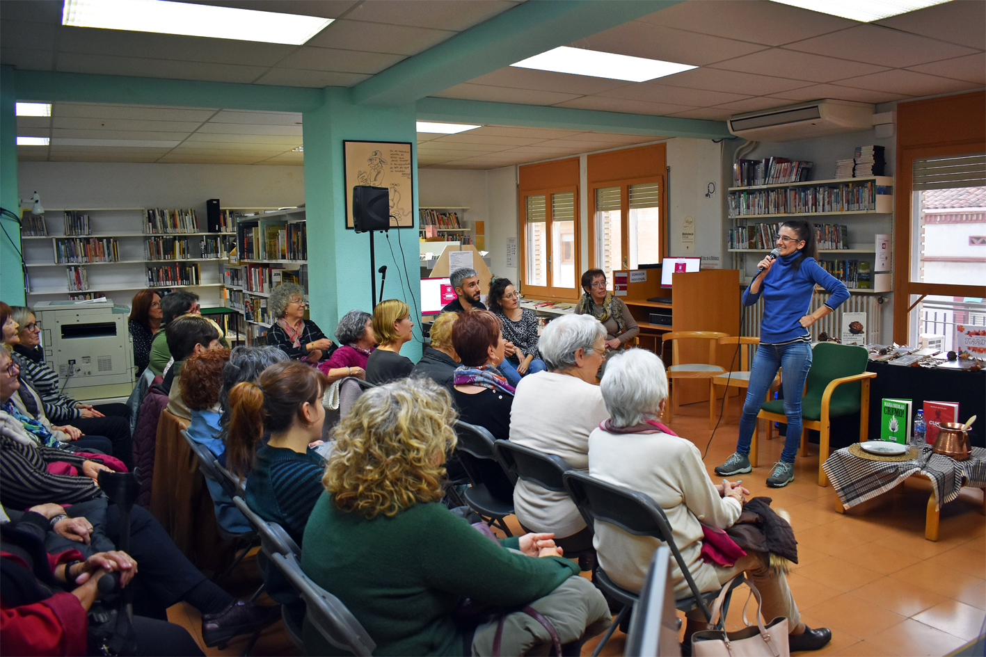 Xerrada de la cuinera i escriptora Maria Nicolau a la Biblioteca PÃºblica, dins del programa del Dia Internacional per lâ€™erradicaciÃ³ de la violÃ¨ncia envers les dones i del 25Ã¨ aniversari del Casal de la Dona.