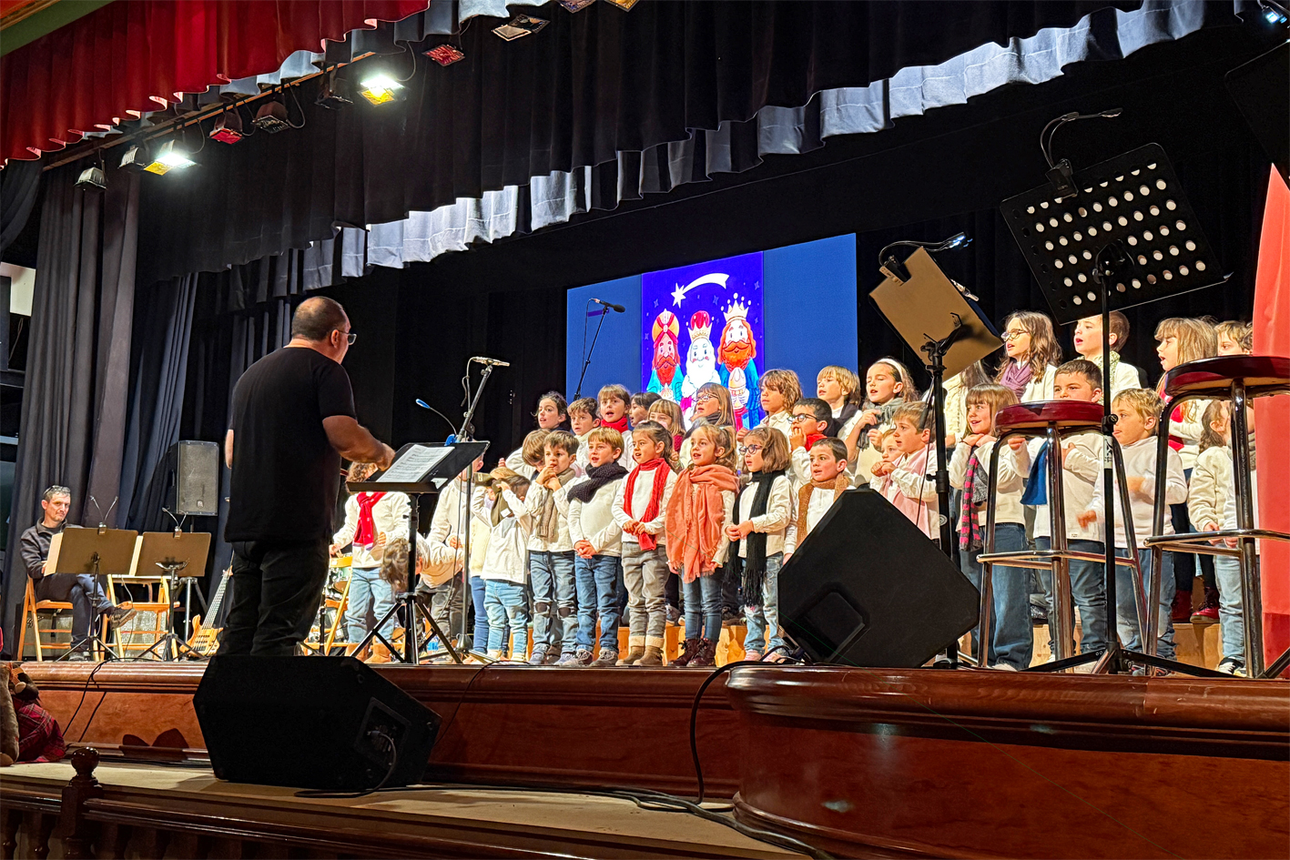 Concert de Nadal de l'Escola Municipal de MÃºsica a la ResidÃ¨ncia Bell RepÃ²s, a partir d'un conte d'Eva Ferrer Paniagua.
