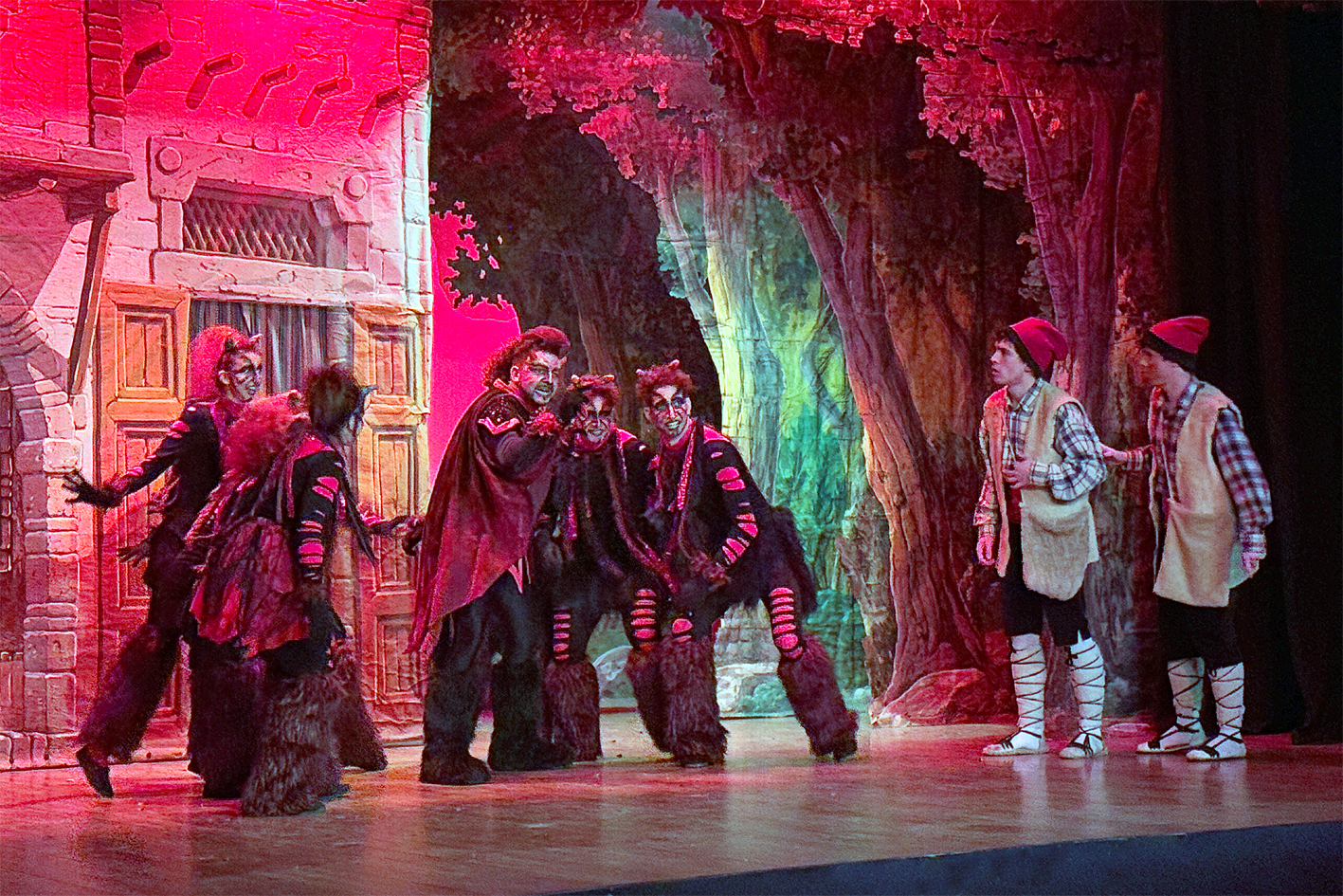 Escena d'Els Pastorets de SÃºria, amb organitzaciÃ³ i posada en escena del Foment Cultural.