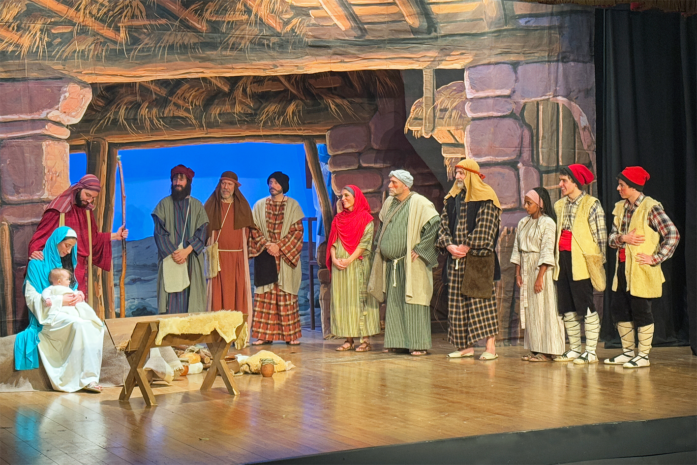 Escena d'Els Pastorets de SÃºria, amb organitzaciÃ³ i posada en escena del Foment Cultural.