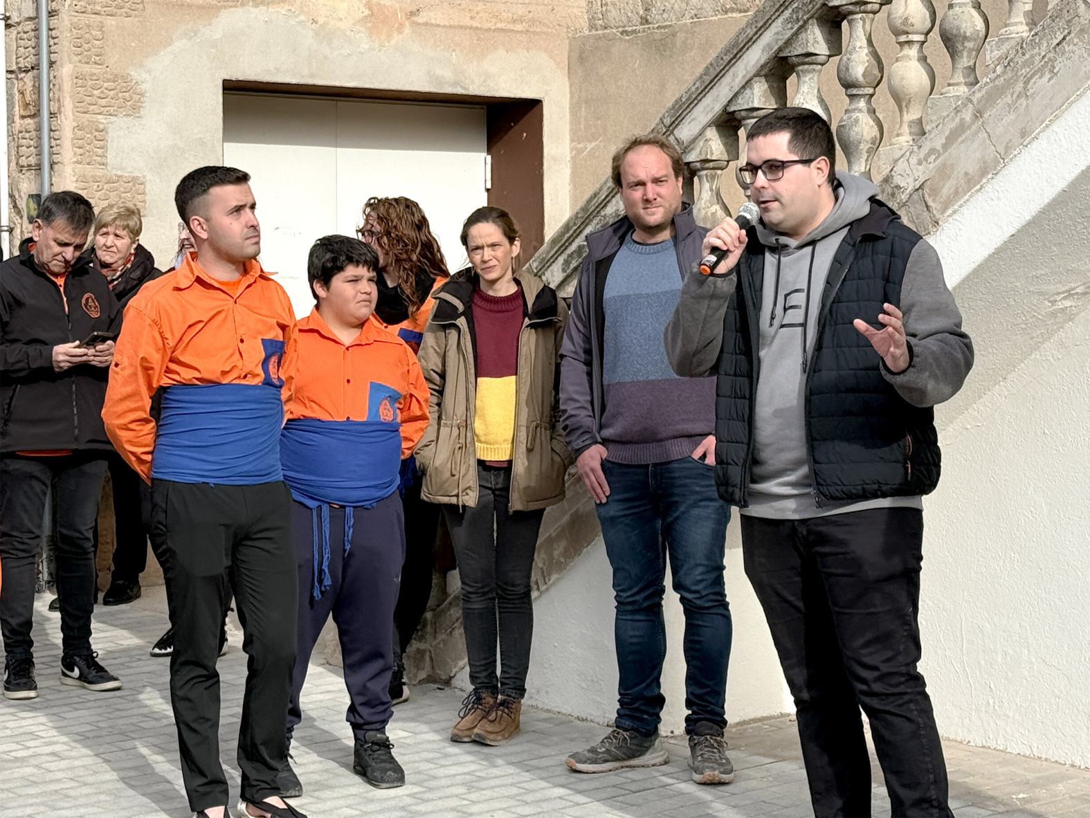 El president de la Vocalia de Geganters del Bages BerguedÃ , David Tristany, parla durant lâ€™acte de presentaciÃ³ de la nova imatge dels Gegants de SÃºria, al costat dels artesans i del president dels Geganters i Grallers del Poble Vell, Ãˆric Plaza.