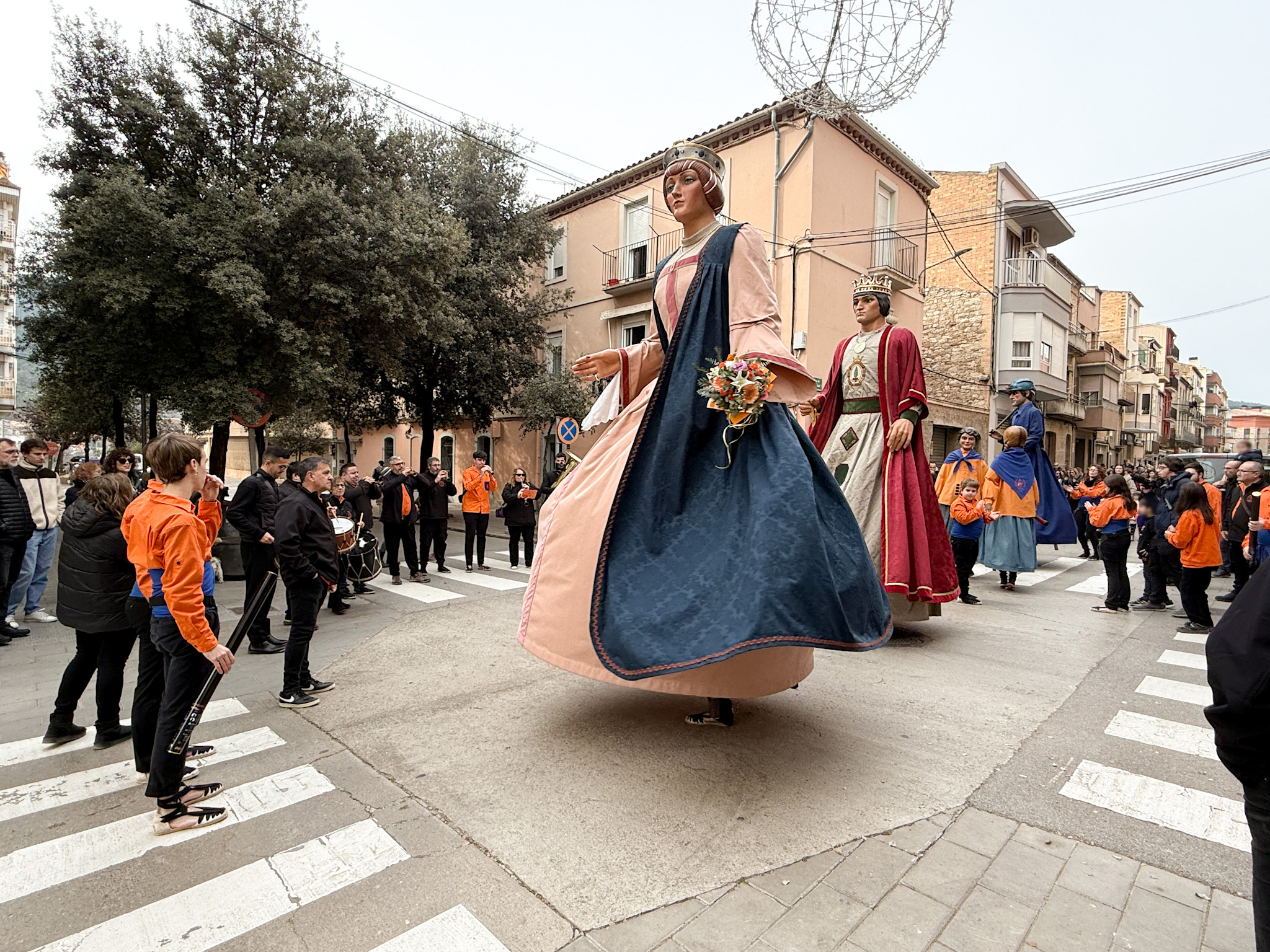 Cercavila dels Gegants de SÃºria desprÃ©s de lâ€™acte de presentaciÃ³ de la seva nova imatge, dins del programa de la Festa de Sant SebastiÃ .