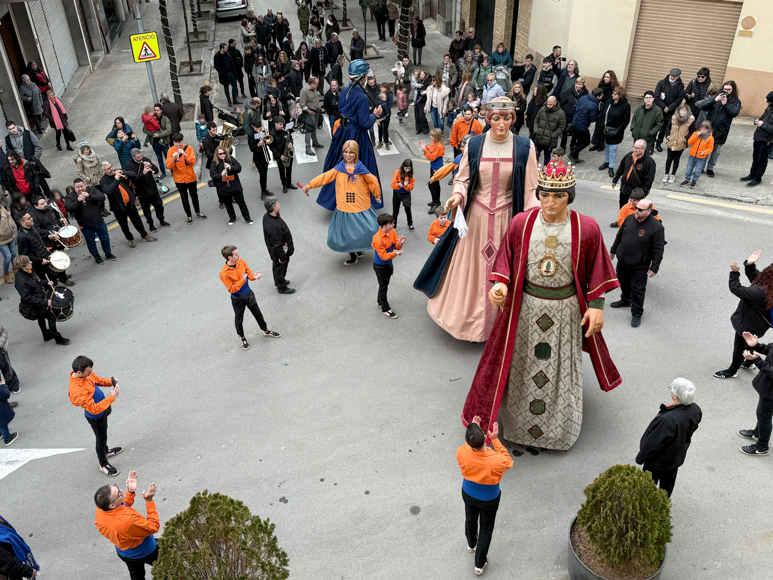 Arribada dels Gegants de SÃºria a lâ€™entorn de la Casa de la Vila, en lâ€™estrena de la seva nova imatge, dins del programa de la Festa de Sant SebastiÃ .