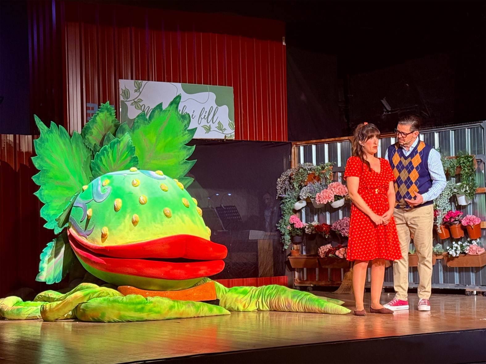 Escena del musical 'La botiga dels horrors', a cÃ rrec del Grup de Teatre del Foment Cultural, dins del programa de la Festa de Sant SebastiÃ .