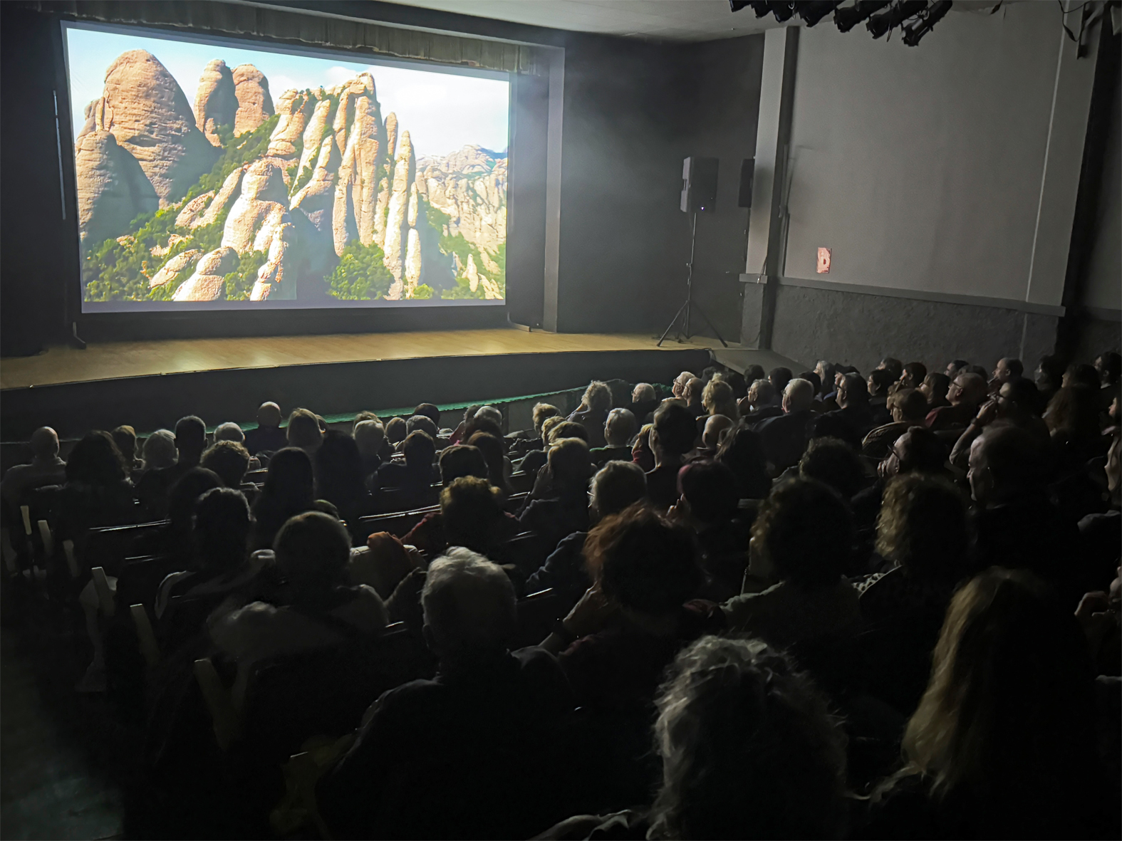 ProjecciÃ³ de la pelÂ·lÃ­cula 'Montserrat, Integral 107â€™, dins del programa de la Festa de Sant SebastiÃ .
