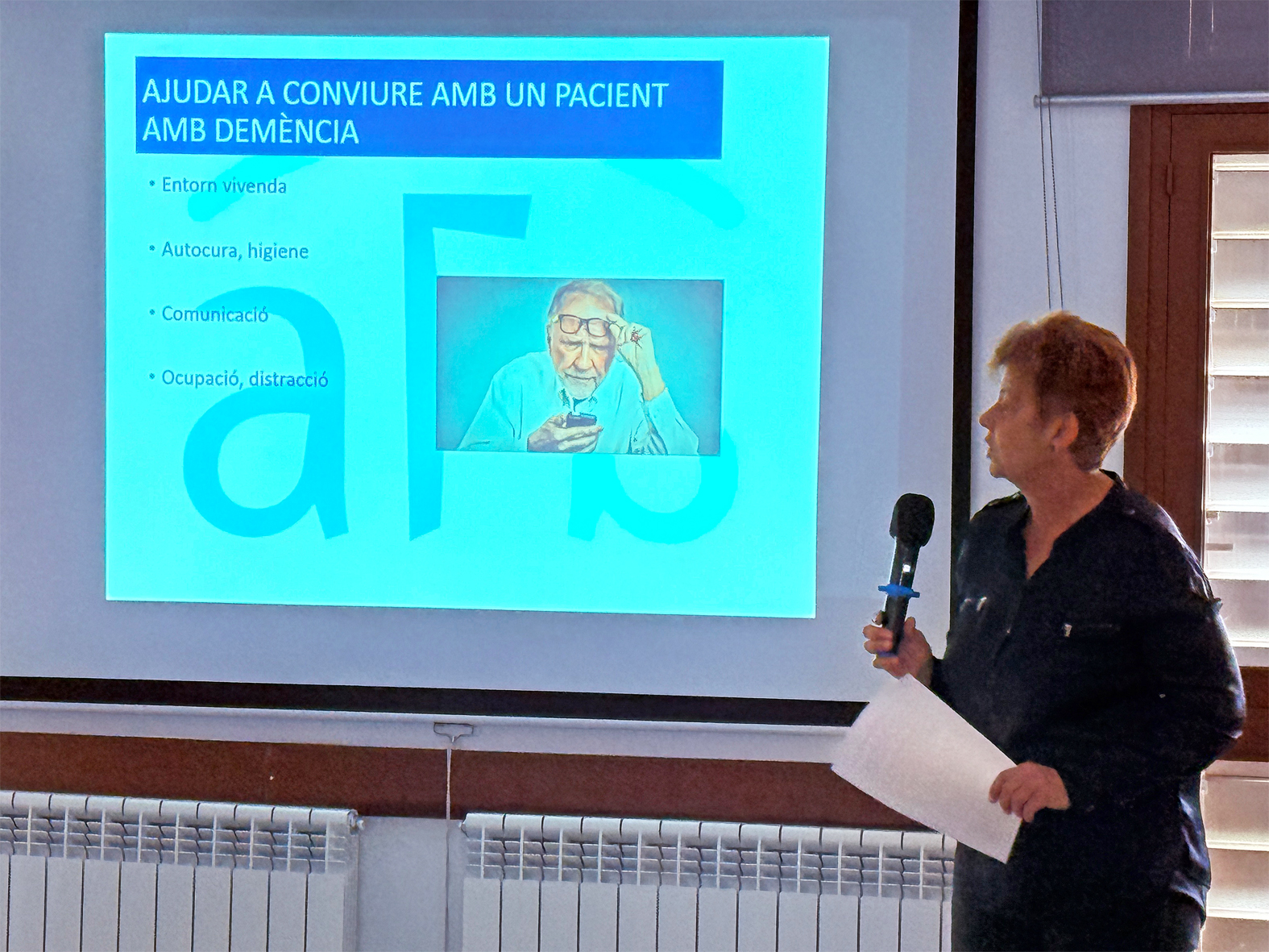 Xerrada sobre l'atenció i l'acompanyament a les persones amb demències, dins de la 4a Escola de Salut de Súria.