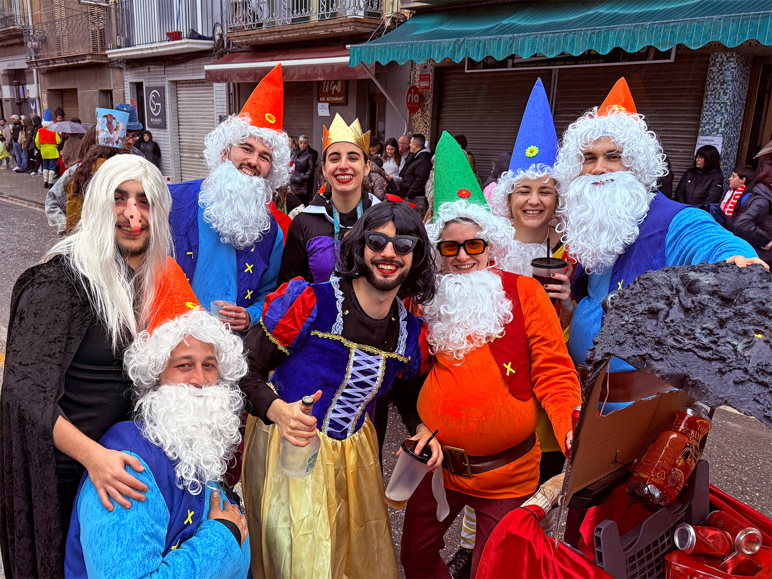Participants en la rua del Carnestoltes de Súria.