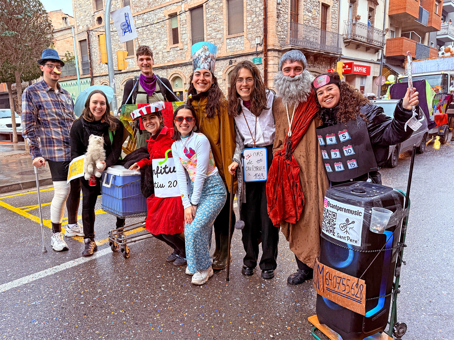 Participants en la rua del Carnestoltes de Súria.