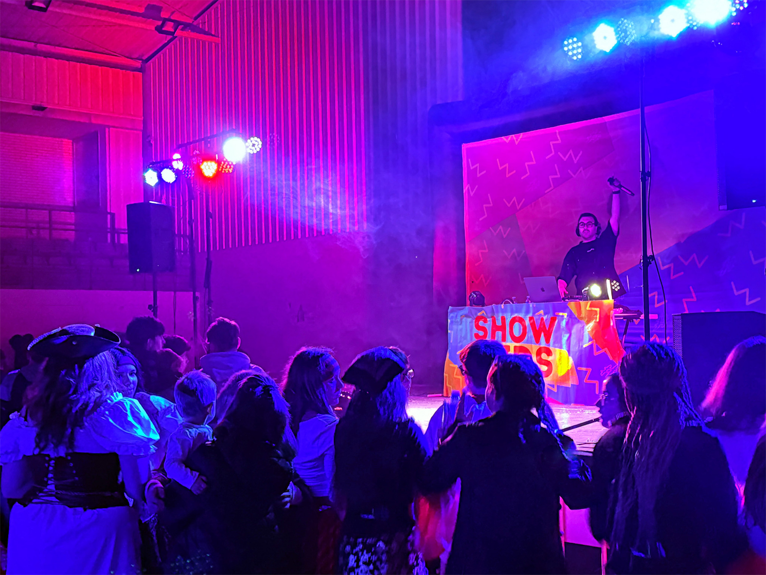Imatge del ball del Carnestoltes de Súria al Pavelló Municipal d'Esports.