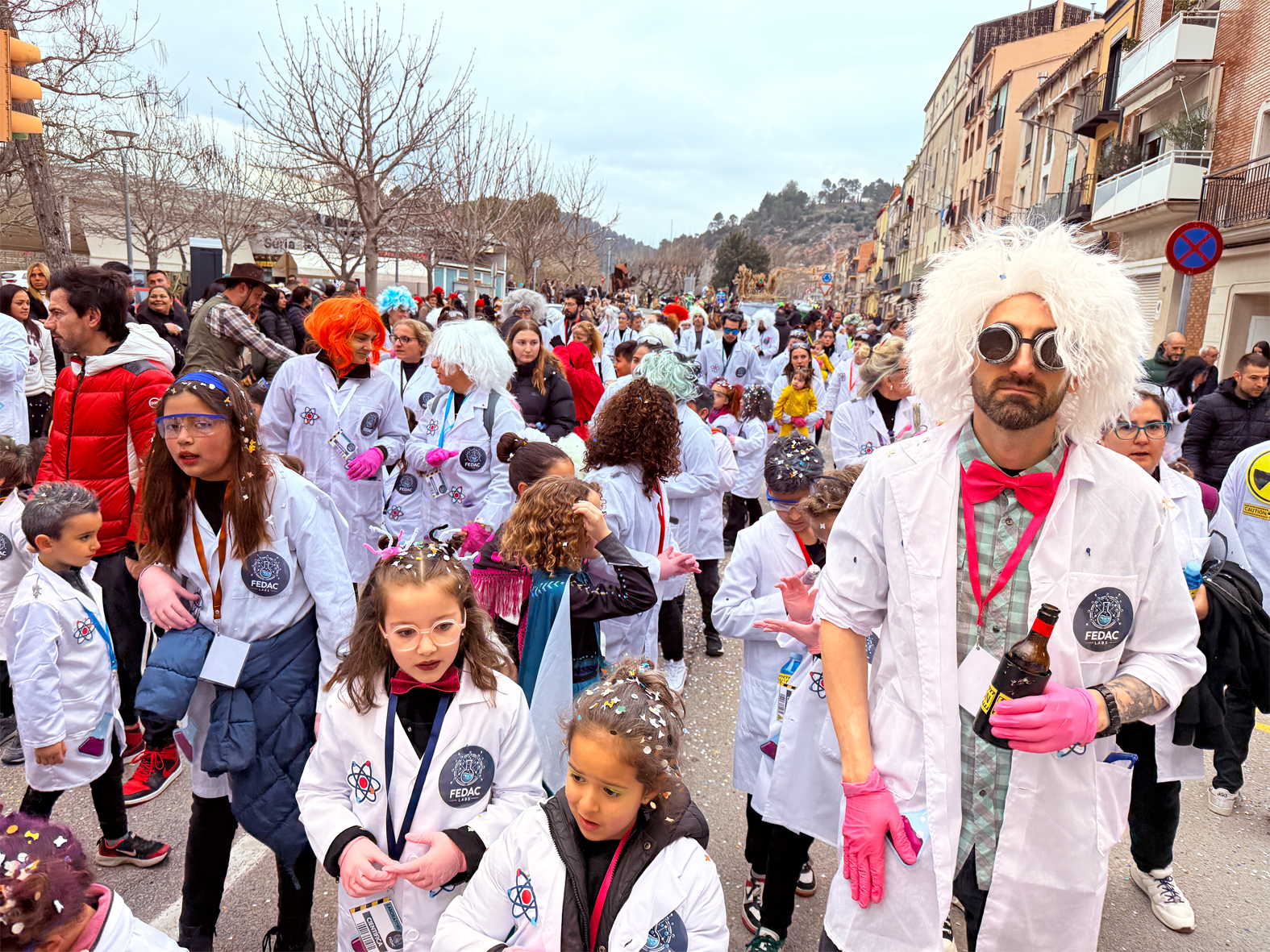 Participants en la rua del Carnestoltes de Súria.
