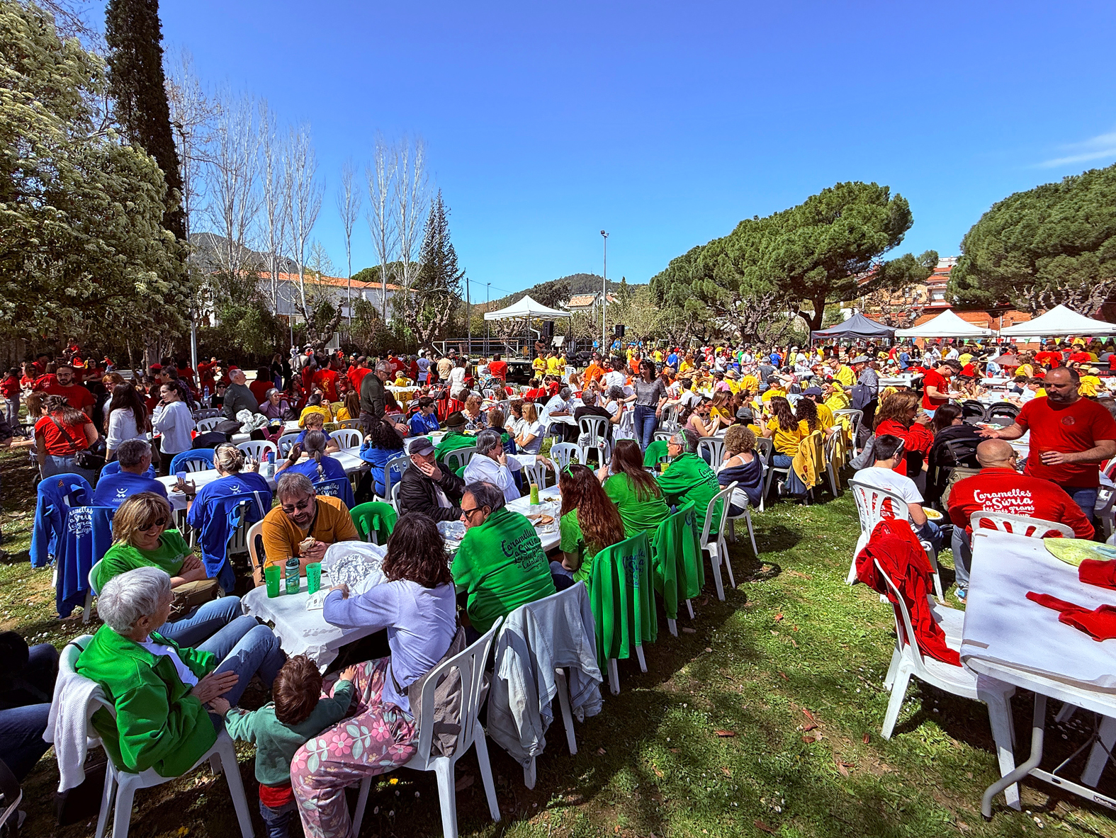 Imatge d'ambient del Vermut Caramellaire, celebrat al Parc Municipal Macary i Viader.