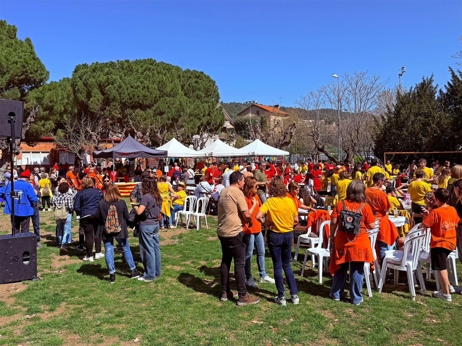 Imatge d'ambient del Vermut Caramellaire, celebrat al Parc Municipal Macary i Viader.