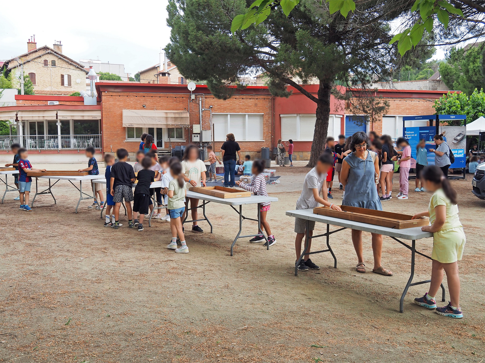 Activitats de la festa de cloenda del programa Escoles Verdes, al Parc Municipal Macary i Viader.