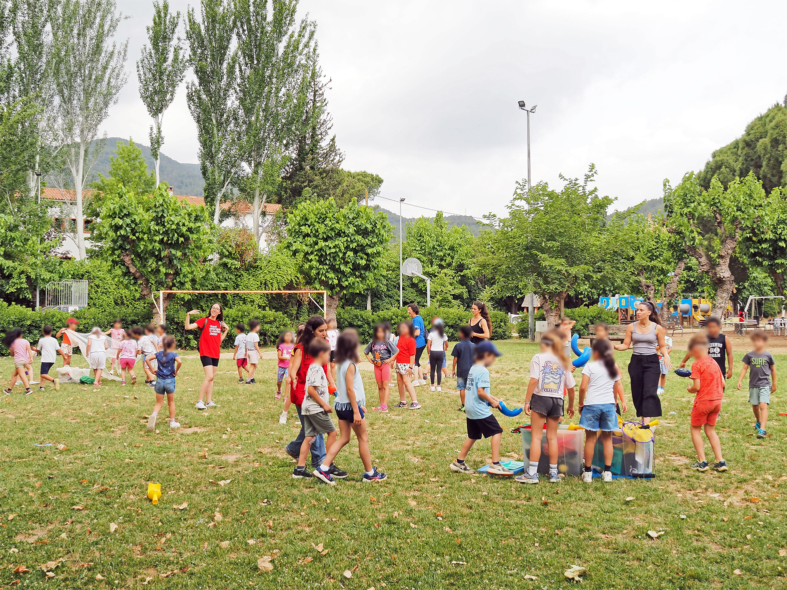 Activitats de la festa de cloenda del programa Escoles Verdes, al Parc Municipal Macary i Viader.