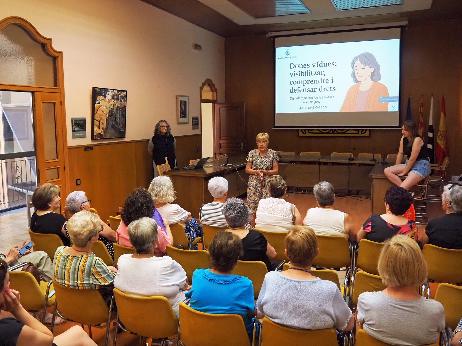 Súria commemora per primera vegada el Dia Internacional de les Vídues amb una xerrada i un dinar de germanor
