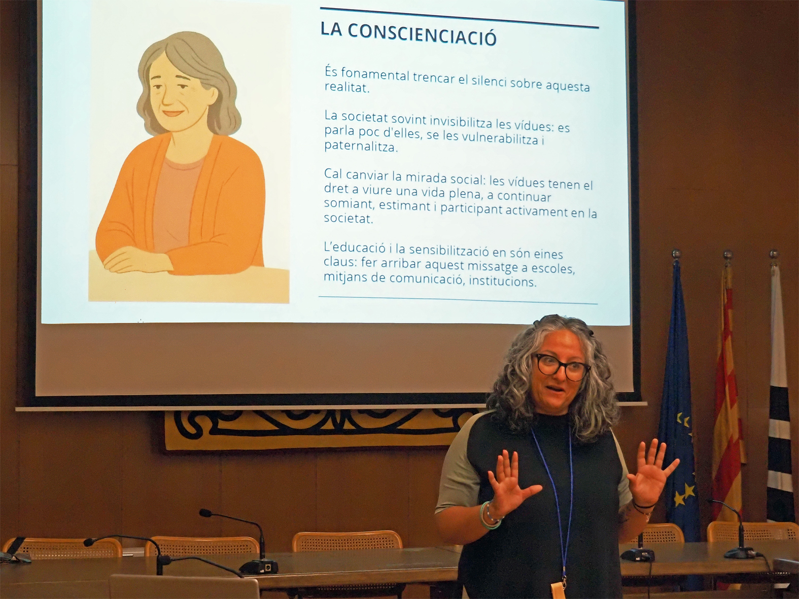 Xerrada de la sociòloga Sònia Díaz durant l'acte commemoratiu del Dia Internacional de les Vídues, al saló de sessions de la Casa de la Vila.