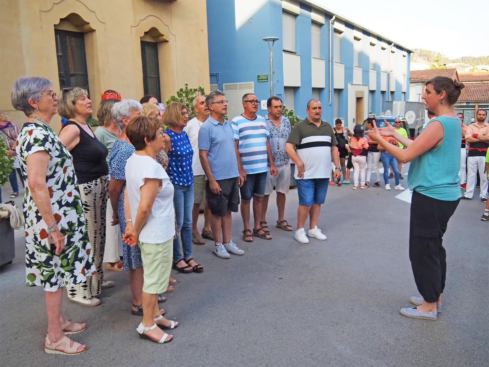 Interpretació de la Societat Coral La Llanterna durant la celebració de la Nit de Sant Joan a Súria.