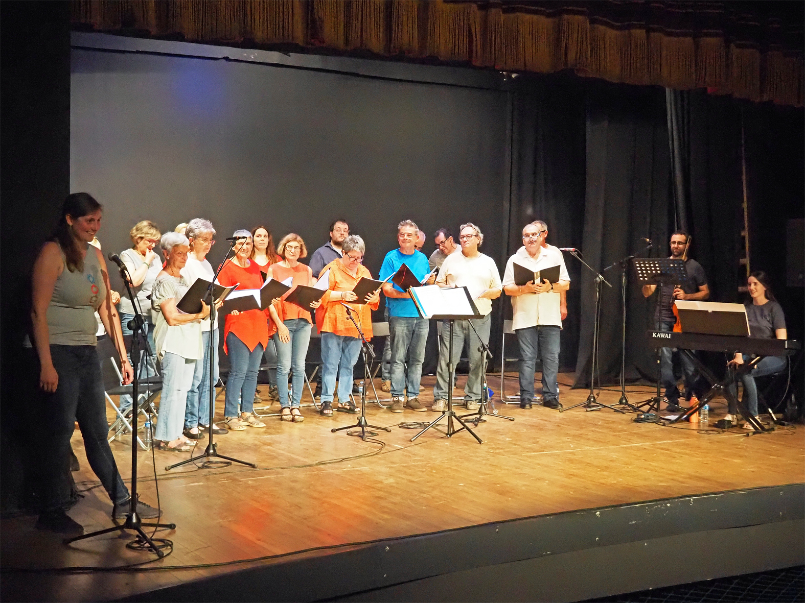 Concert de la Societat Coral La Llanterna al Teatre del Foment Cultural, dins del pròleg de la Festa Major de Súria 2025.