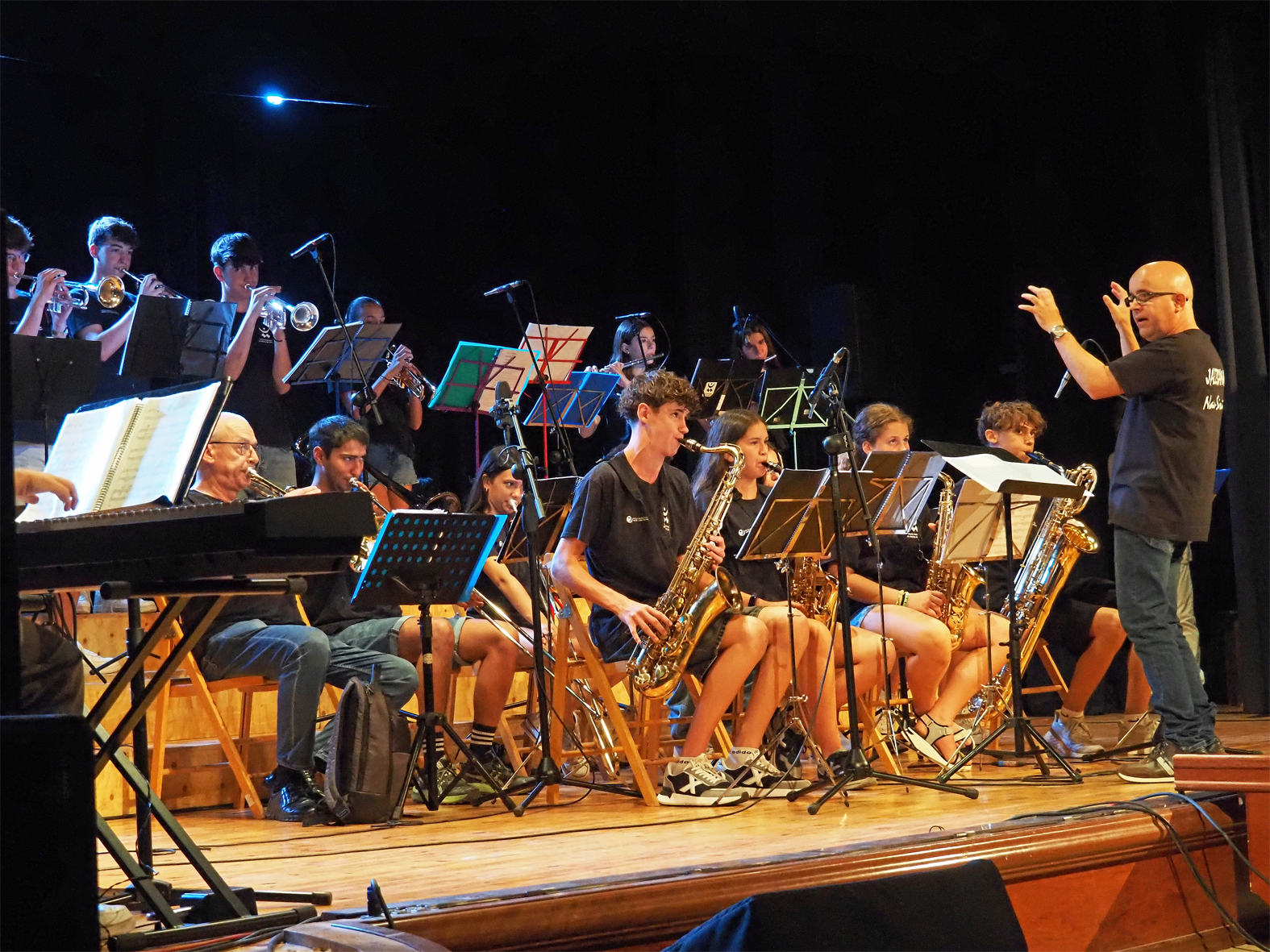 Actuació de la JazzBand Navàs-Súria en el Concert d'Estiu de l'Escola Municipal de Música, dins del pròleg de la Festa Major de Súria 2025.