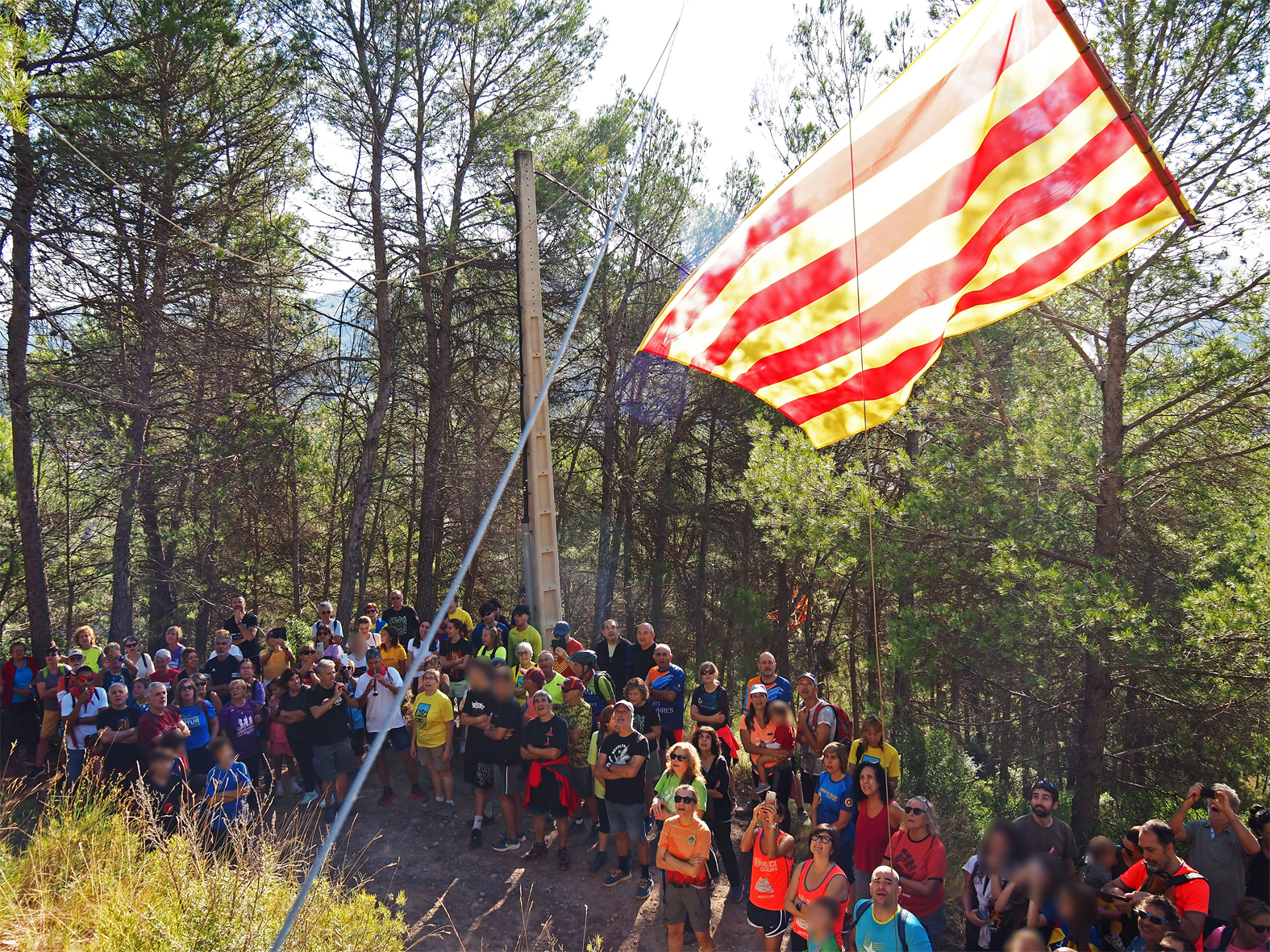 Súria commemora l'Onze de Setembre amb la tradicional pujada a la Torre per a la hissada de la Senyera