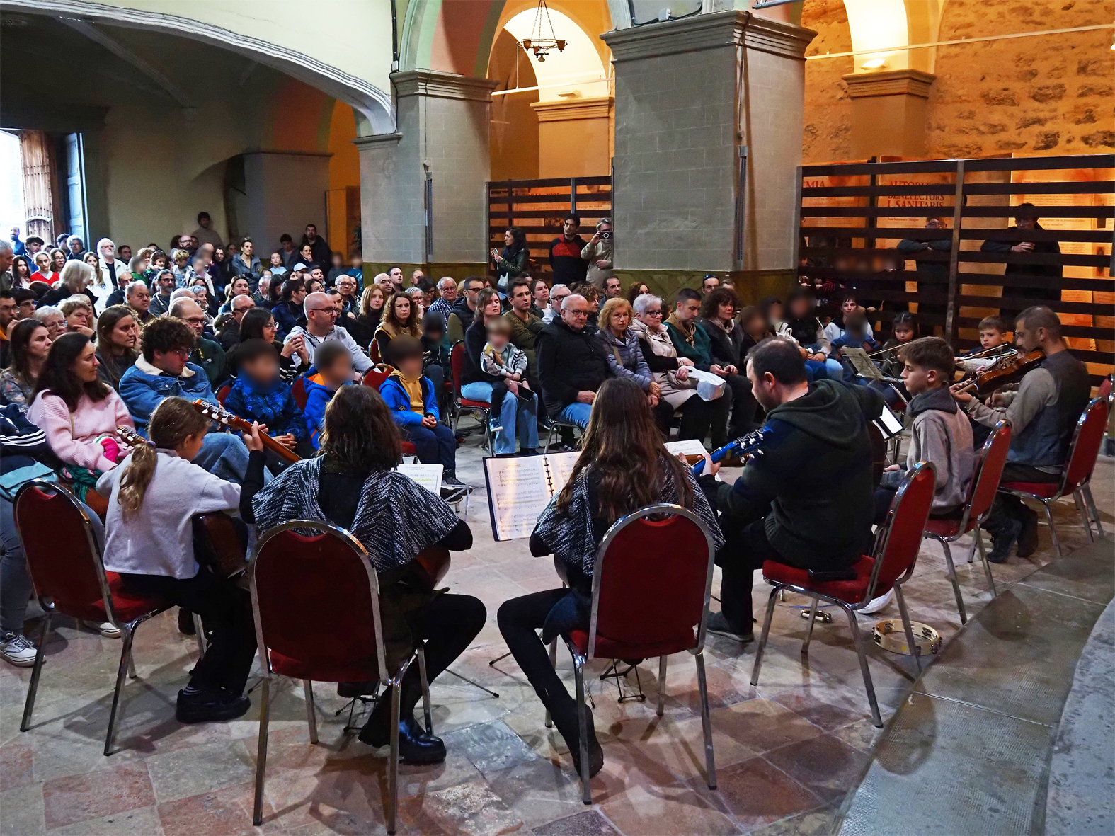 Concert de l'Escola Municipal de Música a l'Església del Roser, dins de la 22a Fira Medieval d'Oficis de Súria.