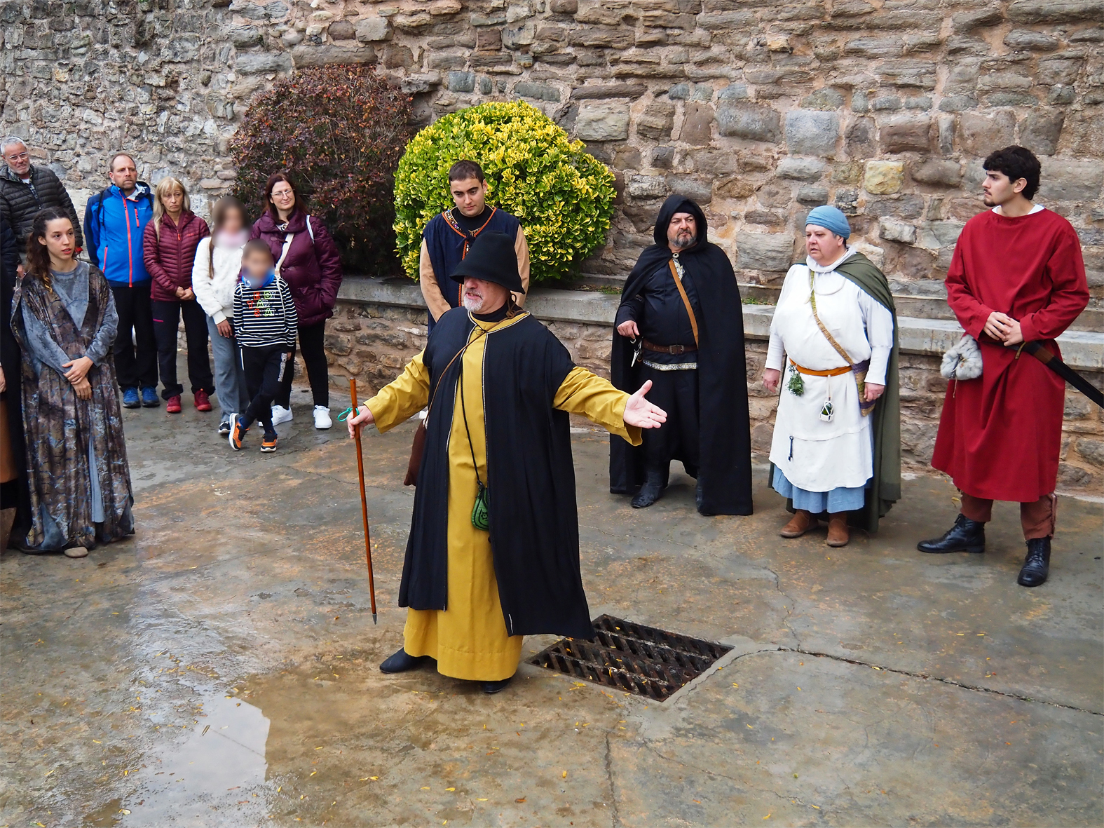 Representació d''El judici de la Jerònima' al Portal de Cardona, dins de la 22a Fira Medieval d'Oficis de Súria.