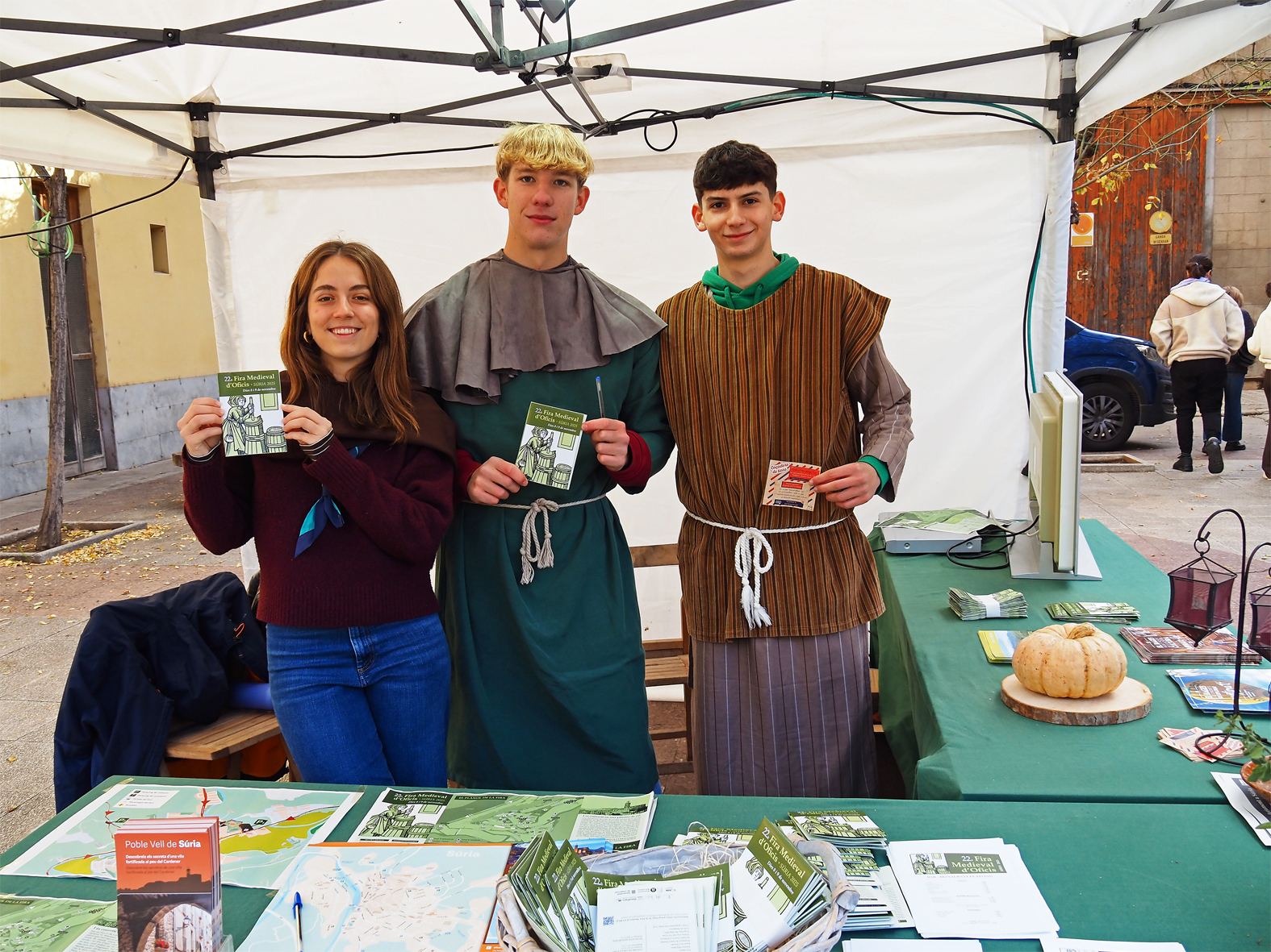 Punt d'informació de la plaça Clavé, dins de la 22a Fira Medieval d'Oficis de Súria.