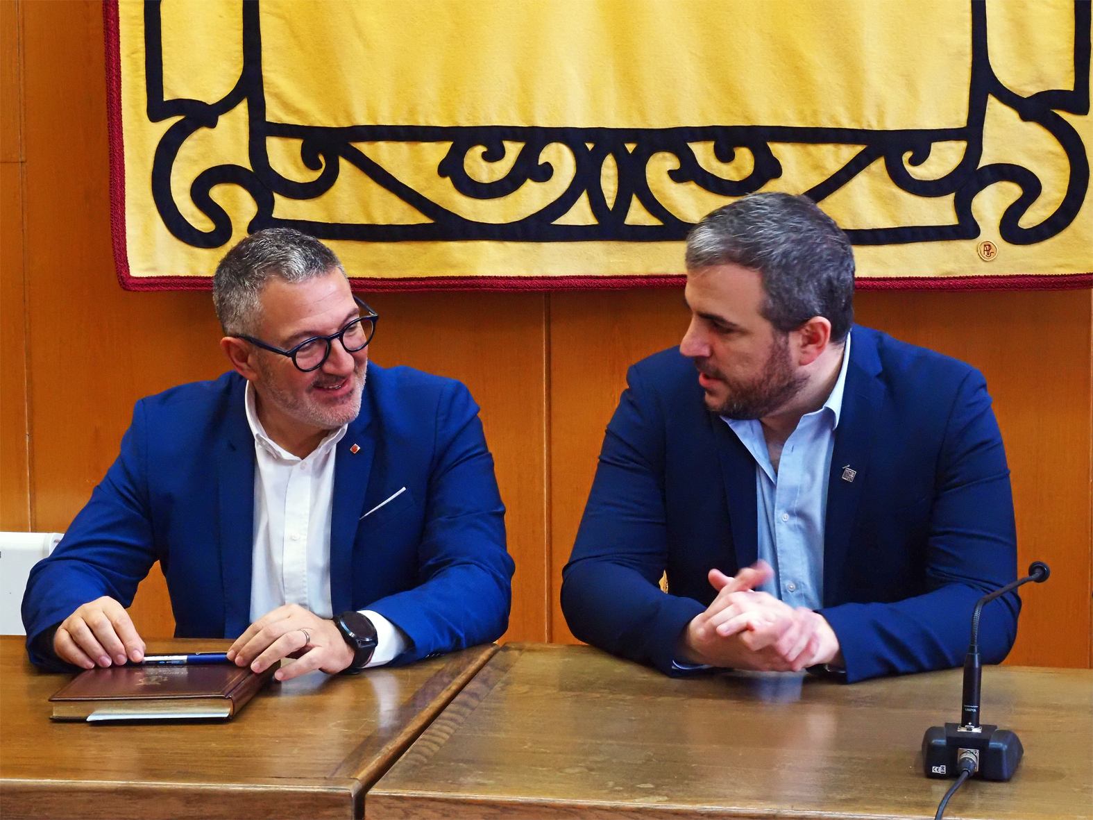 El conseller d'Empresa i Treball de la Generalitat es reuneix amb l'alcalde de Súria i altres membres de la Corporació Municipal