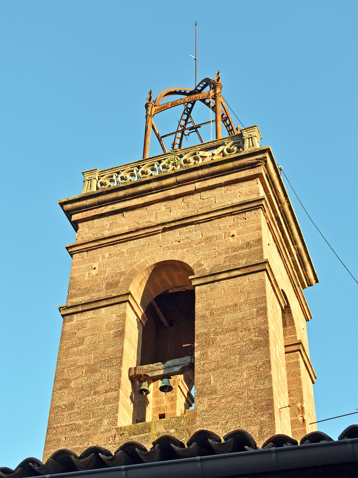 El campanar de l'Església del Roser es tornarà a escoltar per iniciativa de l'Associació de Veïns del Poble Vell