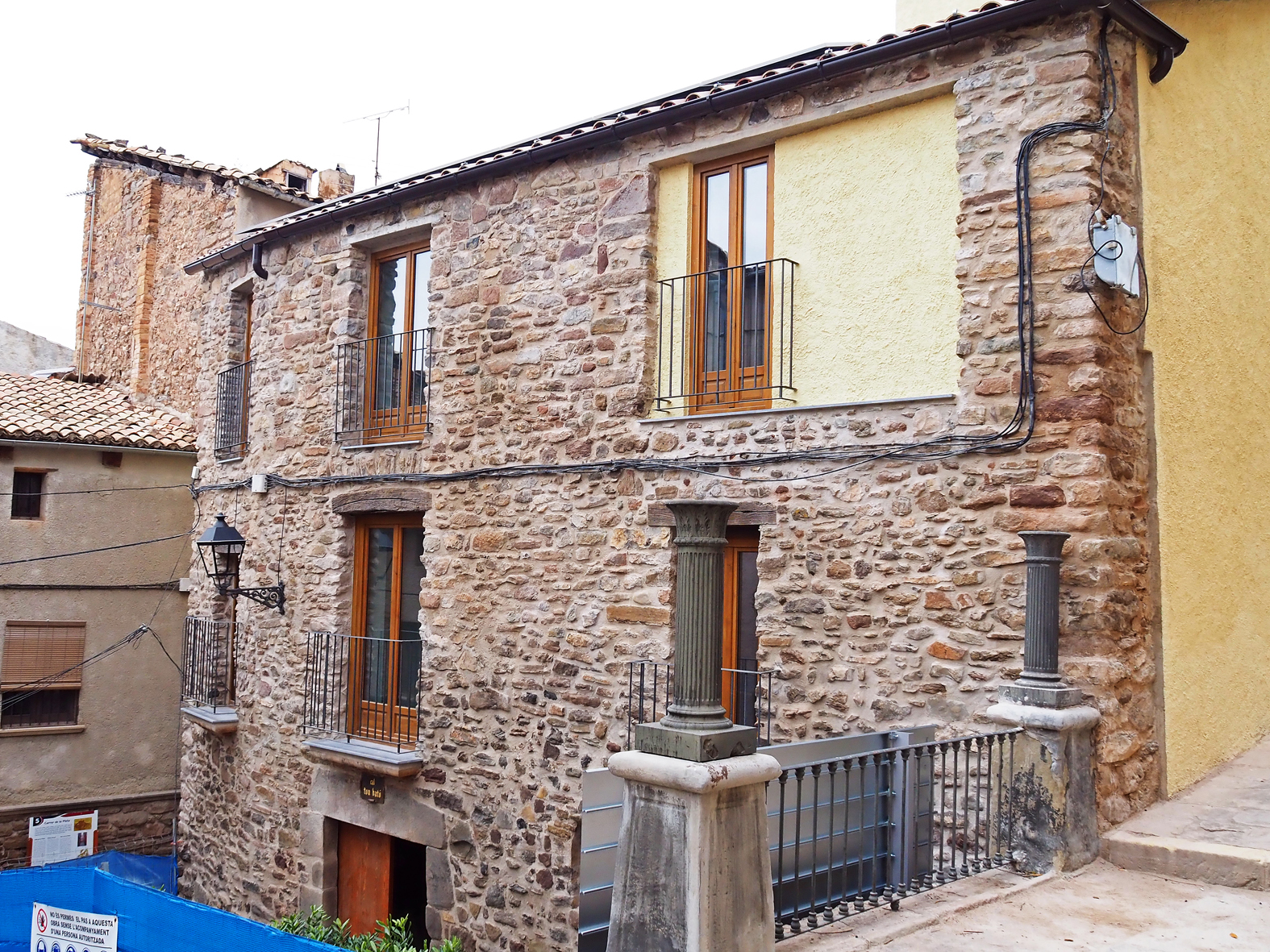 L'edifici de Cal Ton Bató es posa a punt per acollir famílies joves en règim de lloguer social al Poble Vell