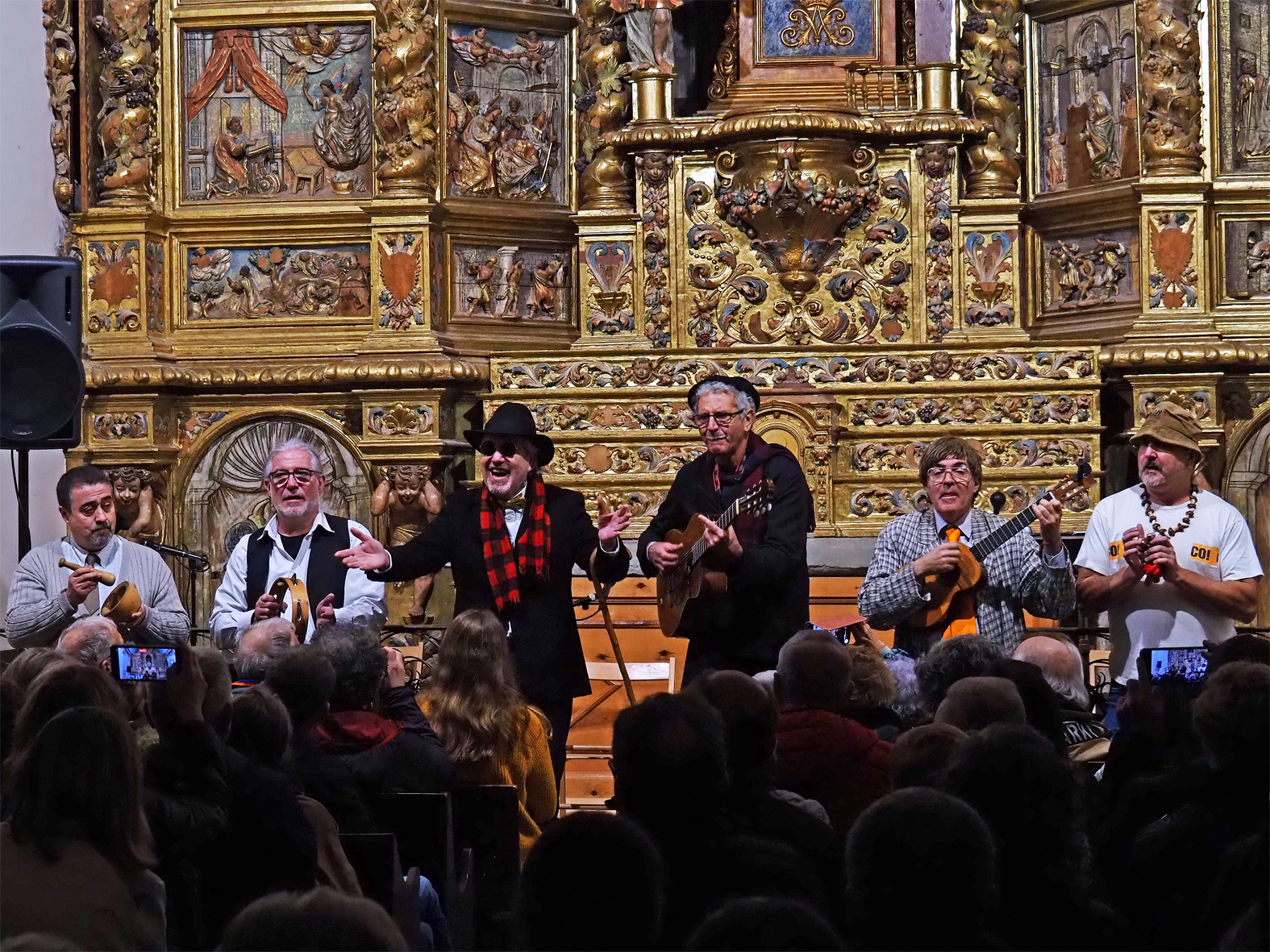 Concert de Nadal de Quico el CÃ¨lio, el Noi i el Mut de Ferreries a Coaner (Sant Mateu de Bages).