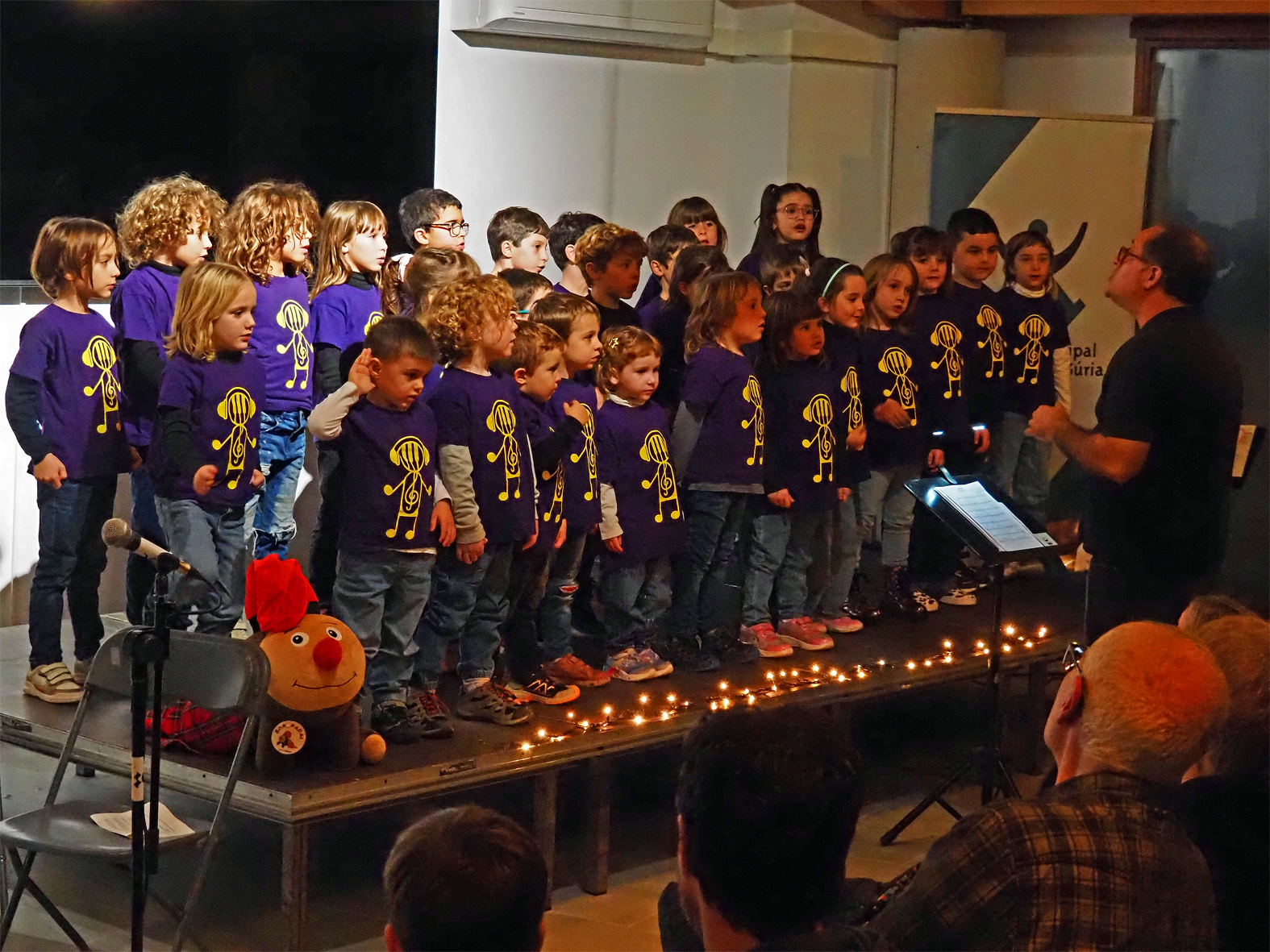 Concert de Nadal de lâ€™Escola Municipal de MÃºsica, celebrat a la Sala del Portal dâ€™El Casinet del Poble Vell.