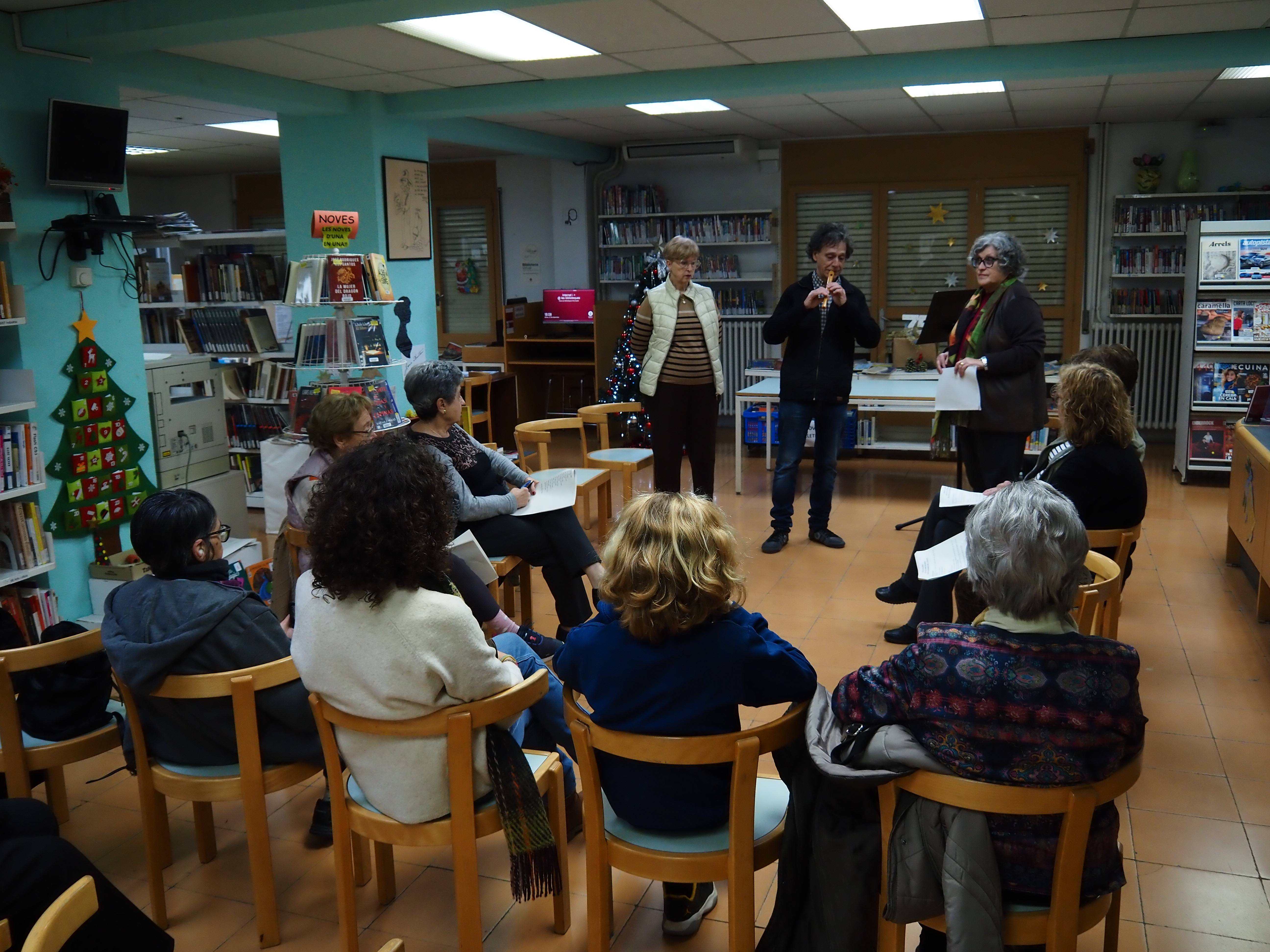 Lectura de poemes de Nadal a la Biblioteca PÃºblica.