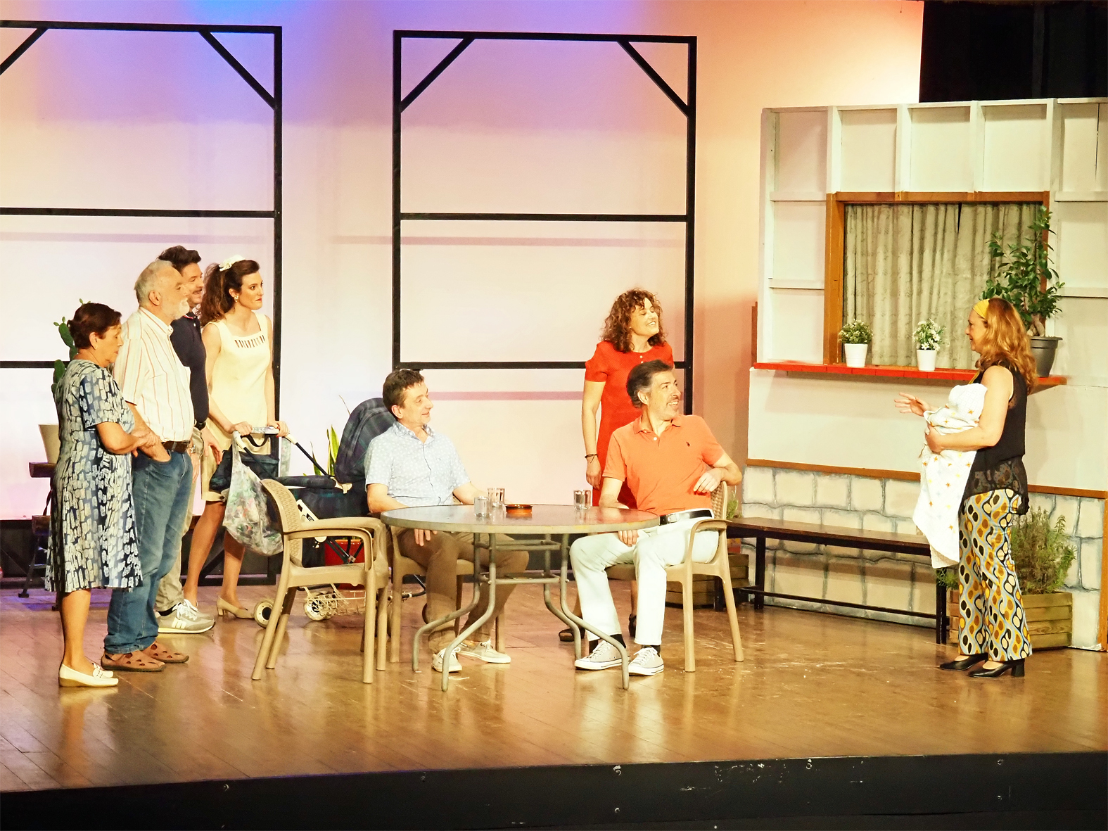 Escena de lâ€™obra teatral 'Vilafranca. Un dinar de Festa Major', dins de la Festa de Sant SebastiÃ .