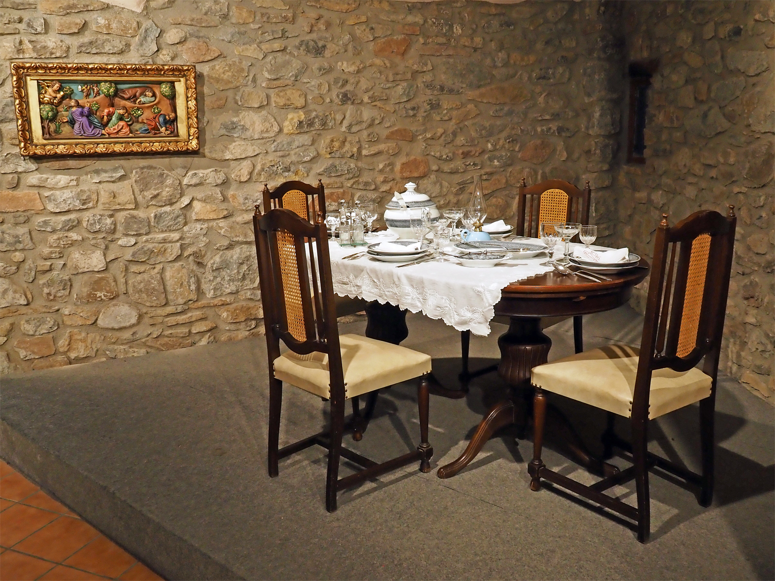 Imatge de l'exposici&oacute; 'Mag&iacute; F&agrave;brega (1855-1926), de S&uacute;ria al capdavant de la Universitat' a la sala Cal Balaguer del Porxo.