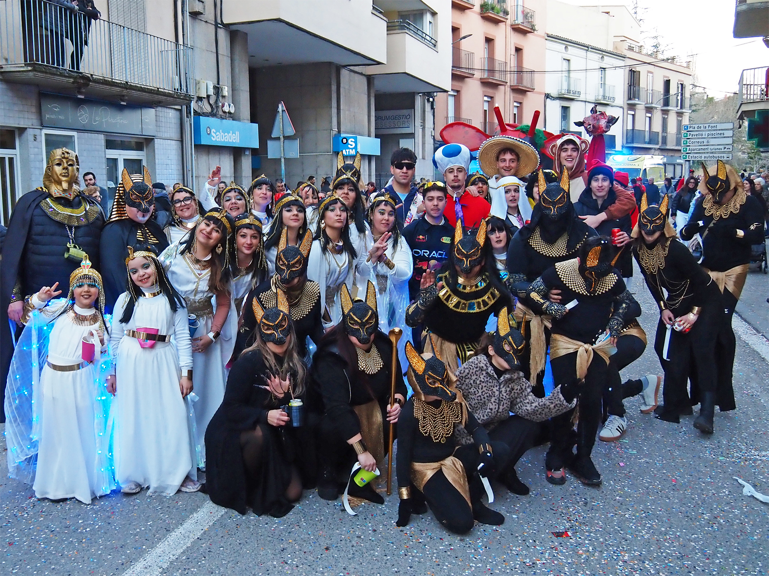 Participants en la rua del Carnestoltes de S&uacute;ria.