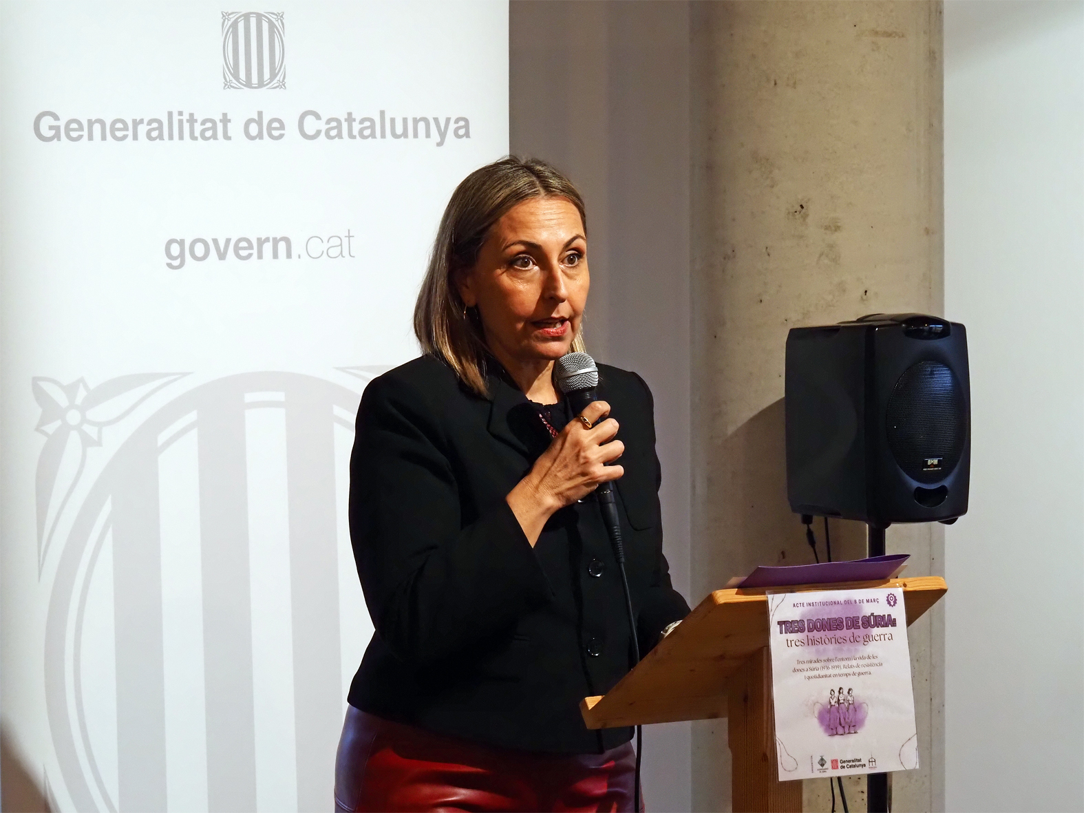 La consellera dâ€™Igualtat i Feminisme de la Generalitat, Eva Menor, parla durant lâ€™acte institucional del Dia Internacional de les Dones a SÃºria.
