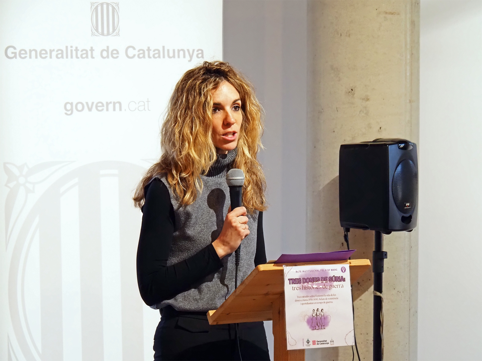 La delegada del Govern de la Generalitat a la Catalunya Central, Elia Tortolero, parla durant lâ€™acte institucional del Dia Internacional de les Dones a SÃºria.