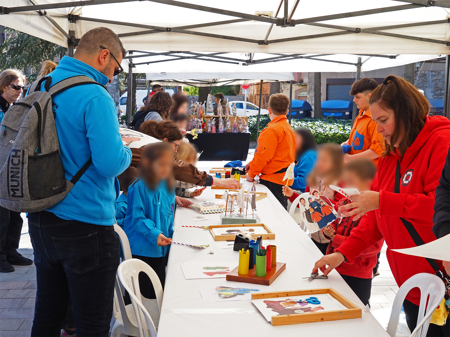 Activitats infantils a la plaÃ§a de Sant Joan, durant la 16a Trobada de Gegants de SÃºria, dins del programa de la Fira de Rams.