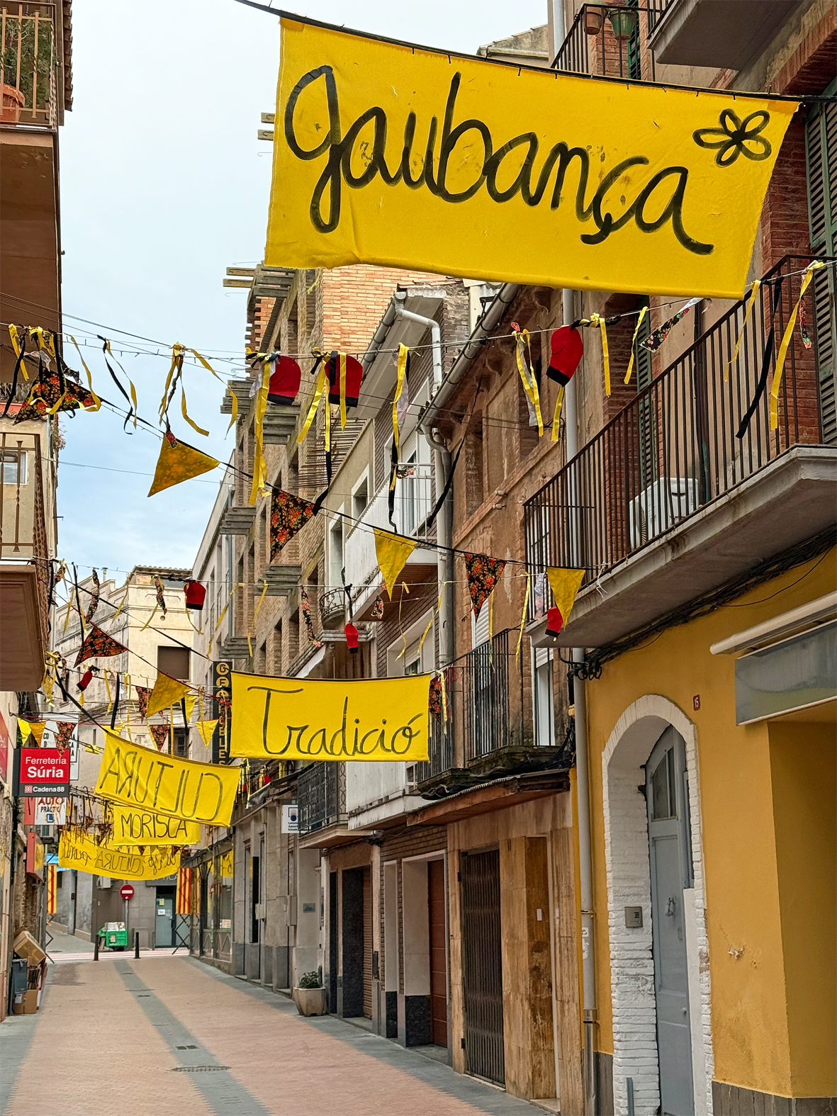 Carrer de les colles caramellaires del Foment Cultural, al carrer Sant Josep.