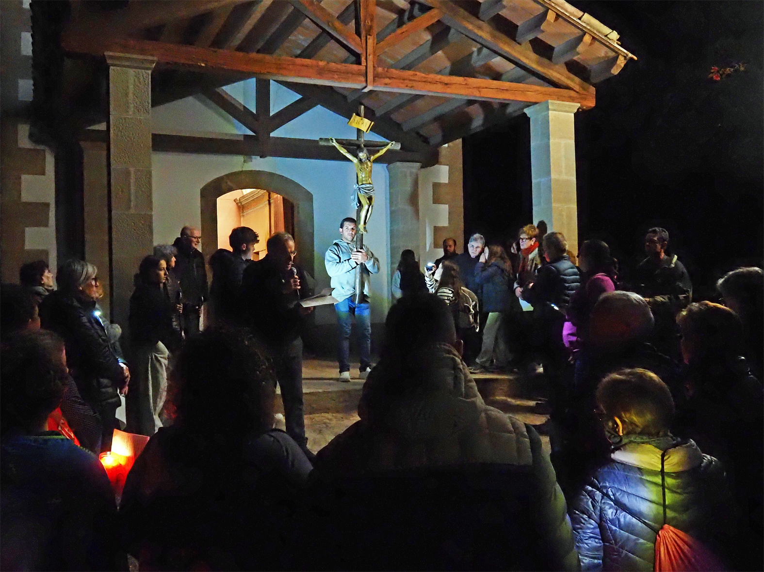 Via Crucis nocturn a Sant Salvador, dins dels actes de la Setmana Santa.