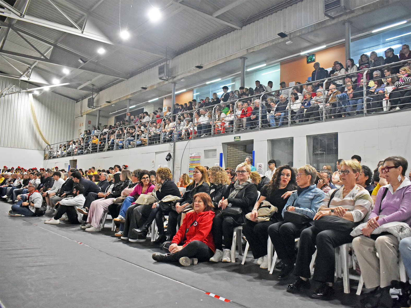 Vista parcial del p&uacute;blic assistent a la Trobada Caramellaire del Pavell&oacute; en les Caramelles de S&uacute;ria 2026.