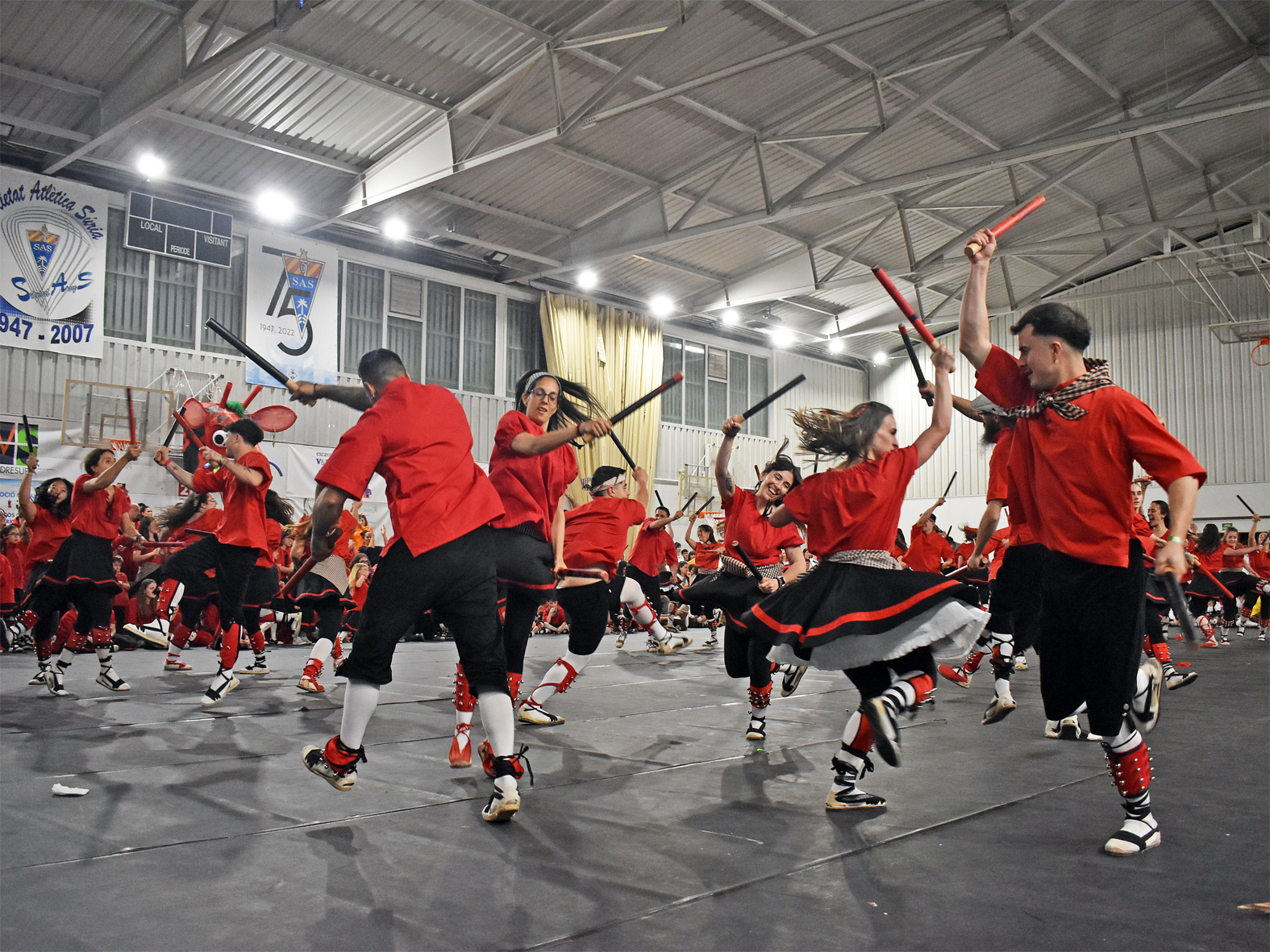 Actuaci&oacute; de la colla de l'Altatxu durant la Trobada Caramellaire del Pavell&oacute; en les Caramelles de S&uacute;ria 2026.