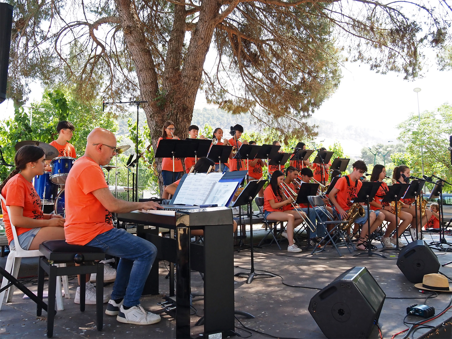 La primera edició del Festival Festeig al Passeig Jazz Band acaba amb una matinal de concerts a Súria
