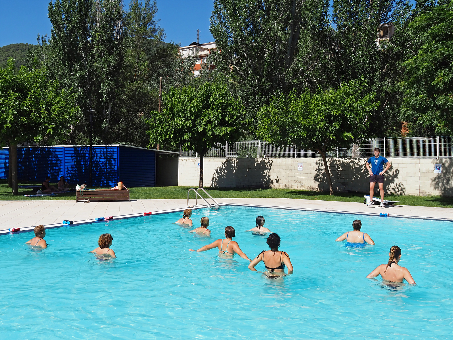 L'Escola de Salut de Súria tanca la seva 5a edició amb una sessió d'aiguagim a la Piscina Municipal
