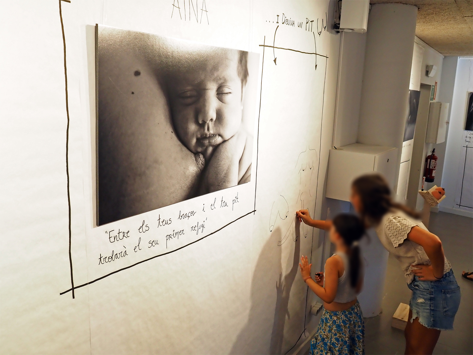 El Casinet del Poble Vell acull l'exposició 'Pit & Tip' amb imatges sobre la vivència de la maternitat en el postpart