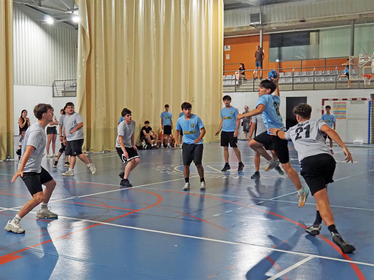 Competici&oacute; dels Kampionats Esportius Nocturns (KEN), dins de la Festa Major de S&uacute;ria.